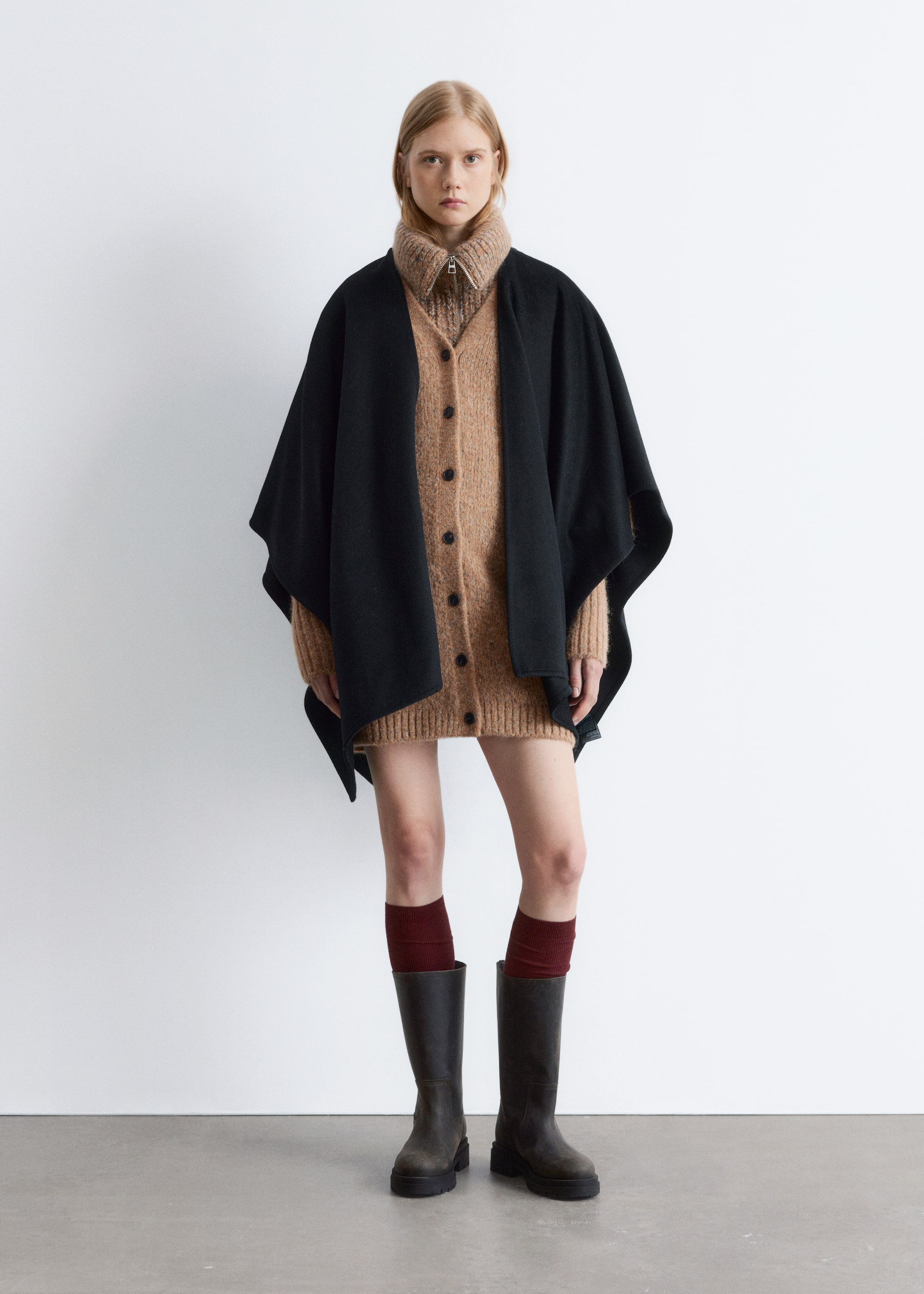Visa större bild: Cape i ull - Svart - DAM | H&M FI 1