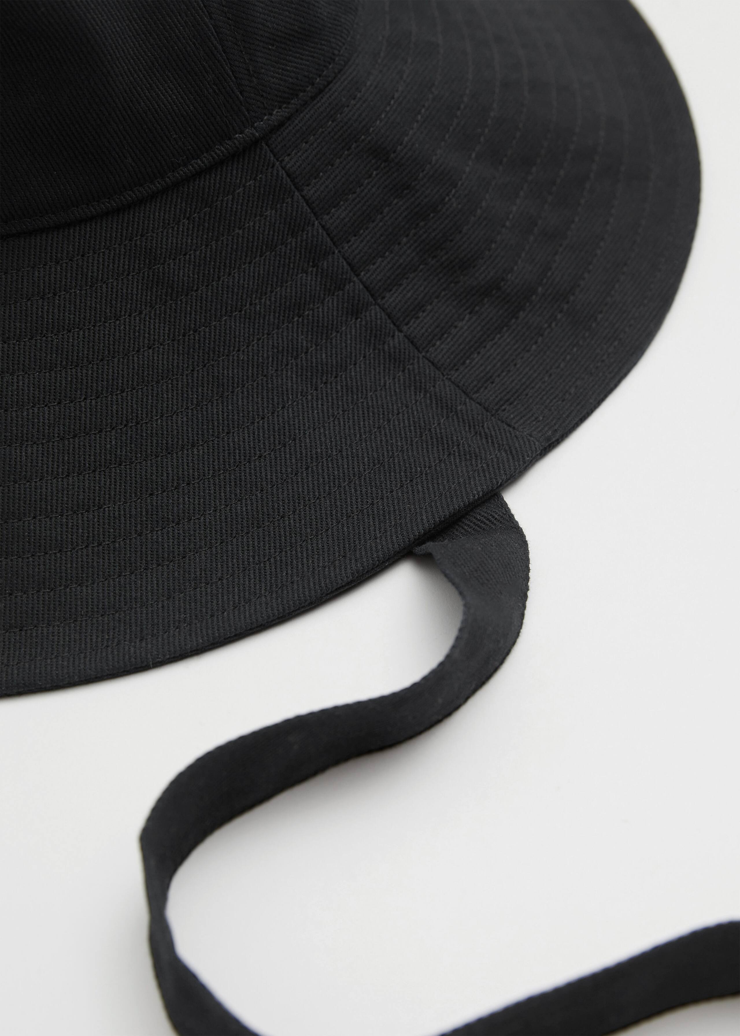 Ribbon Bucket Hat - {{variantName}} - Detalle descriptivo