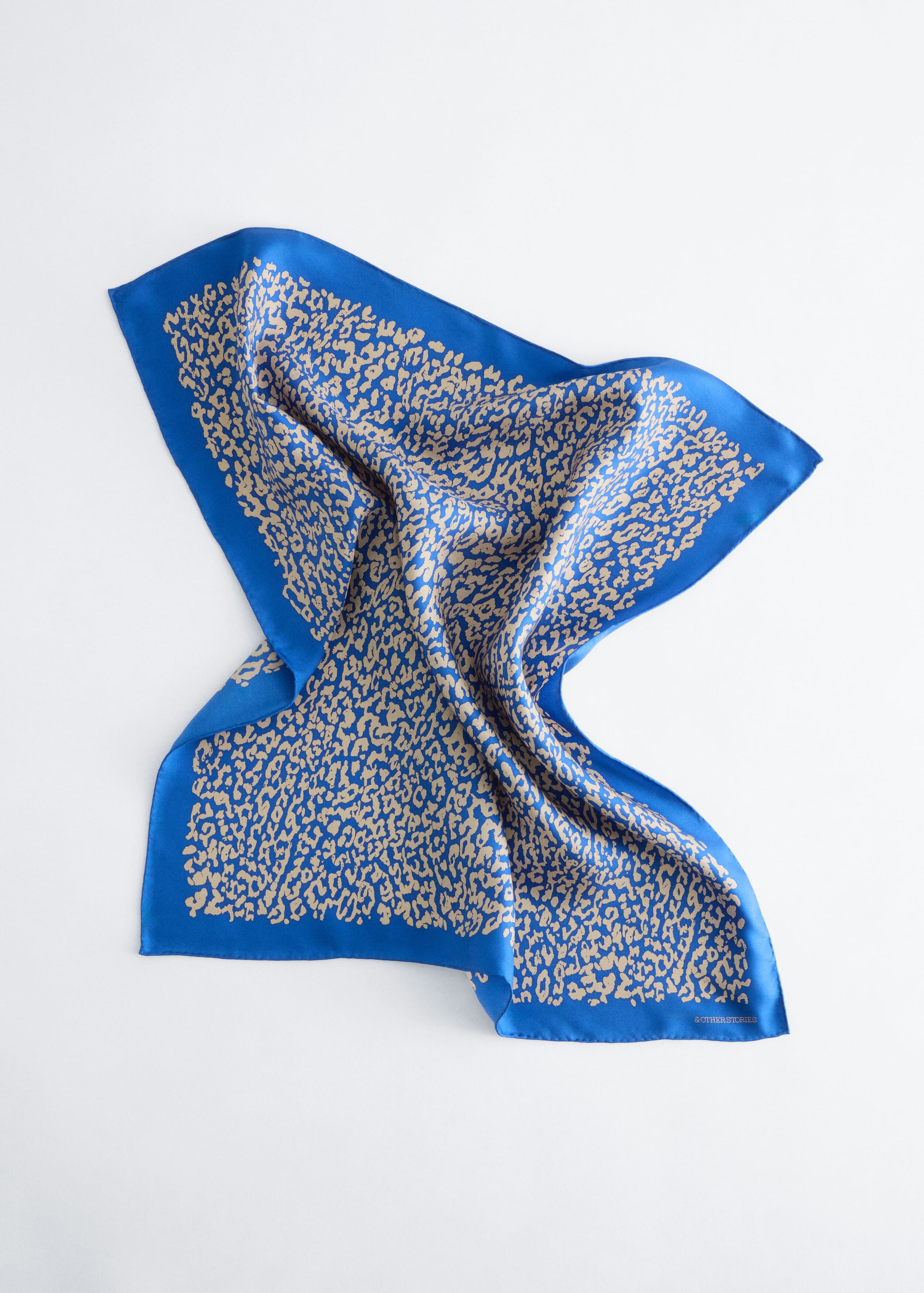 Foulard in seta con stampa - Blu - Natura morta