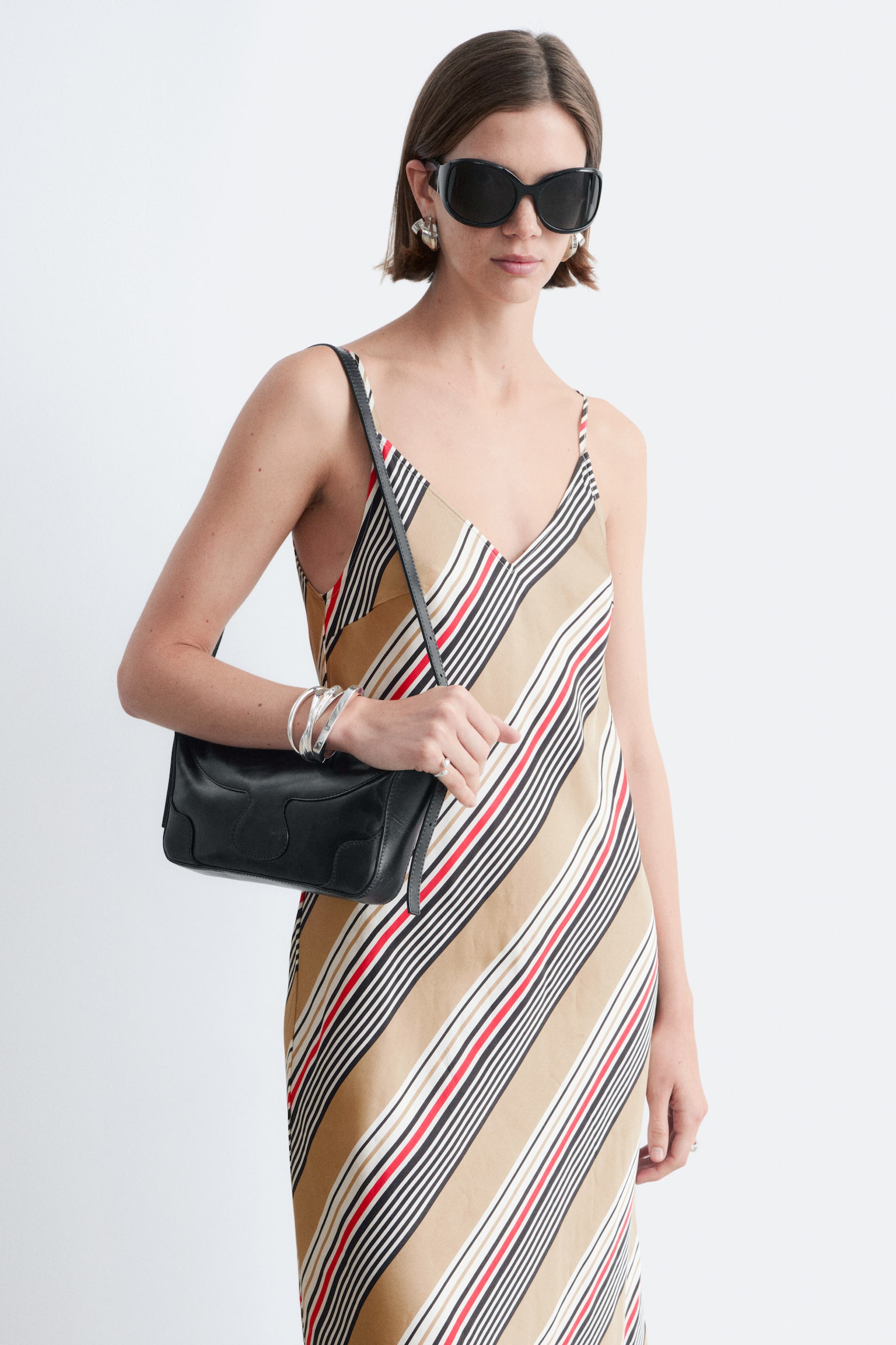 Halflange satijnen slipdress - Beige/grafische strepen - 4