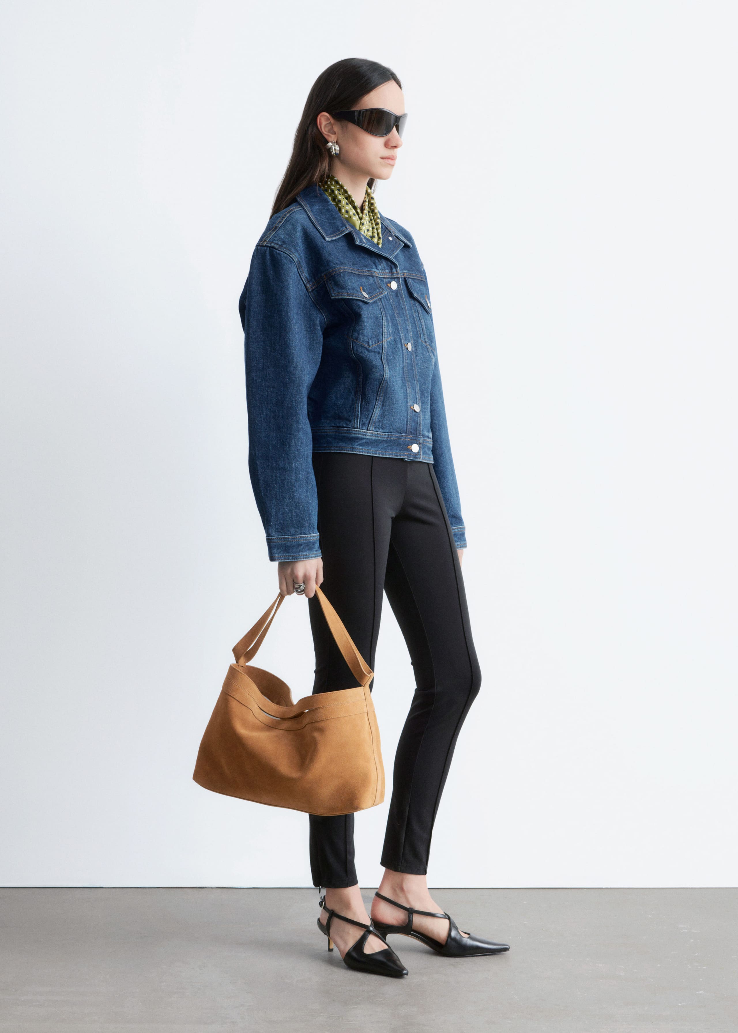 Image of Krótka kurtka z denimu