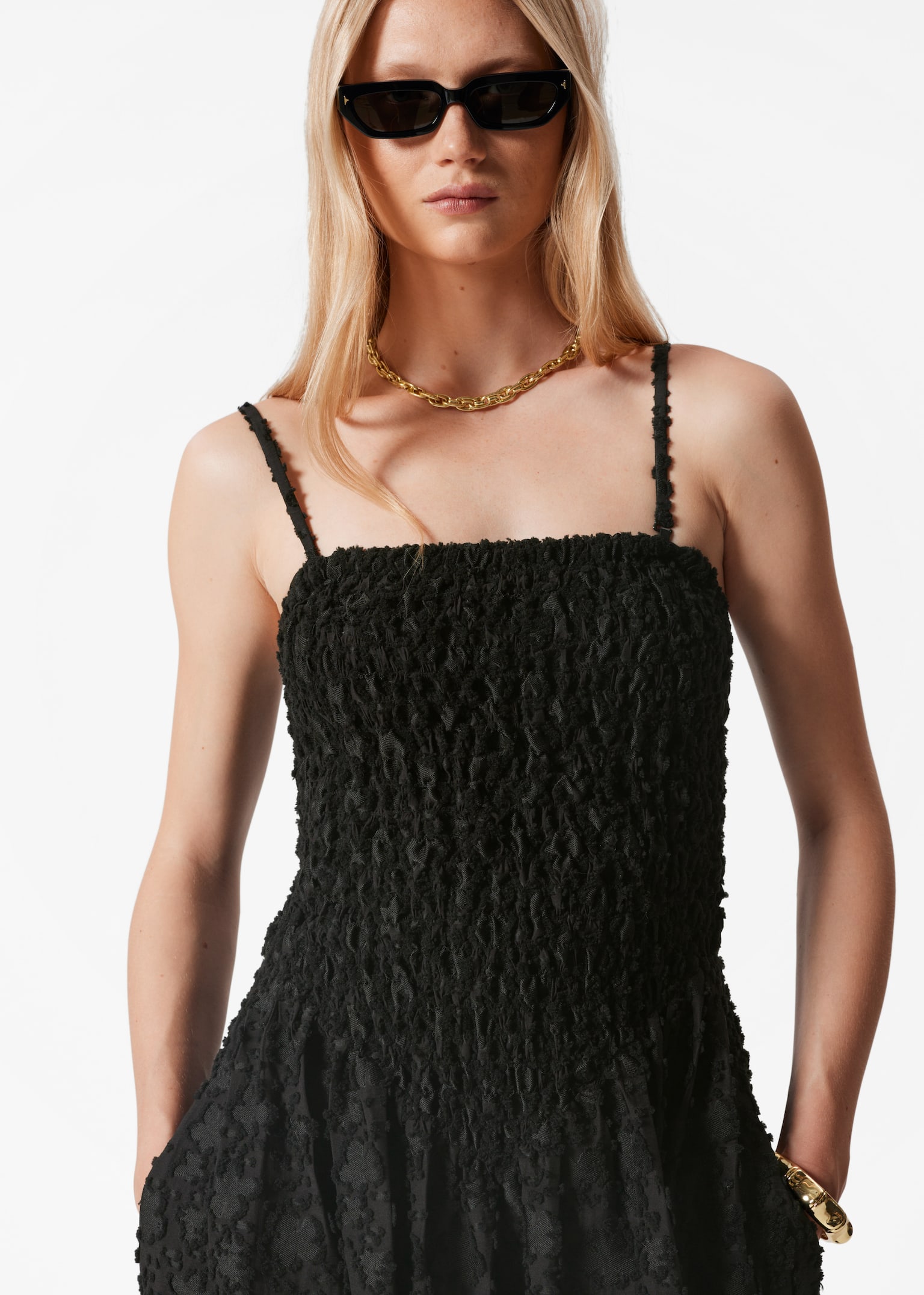 Maxivestido fruncido con nido de abeja - Negro/Rojo oscuro - 4