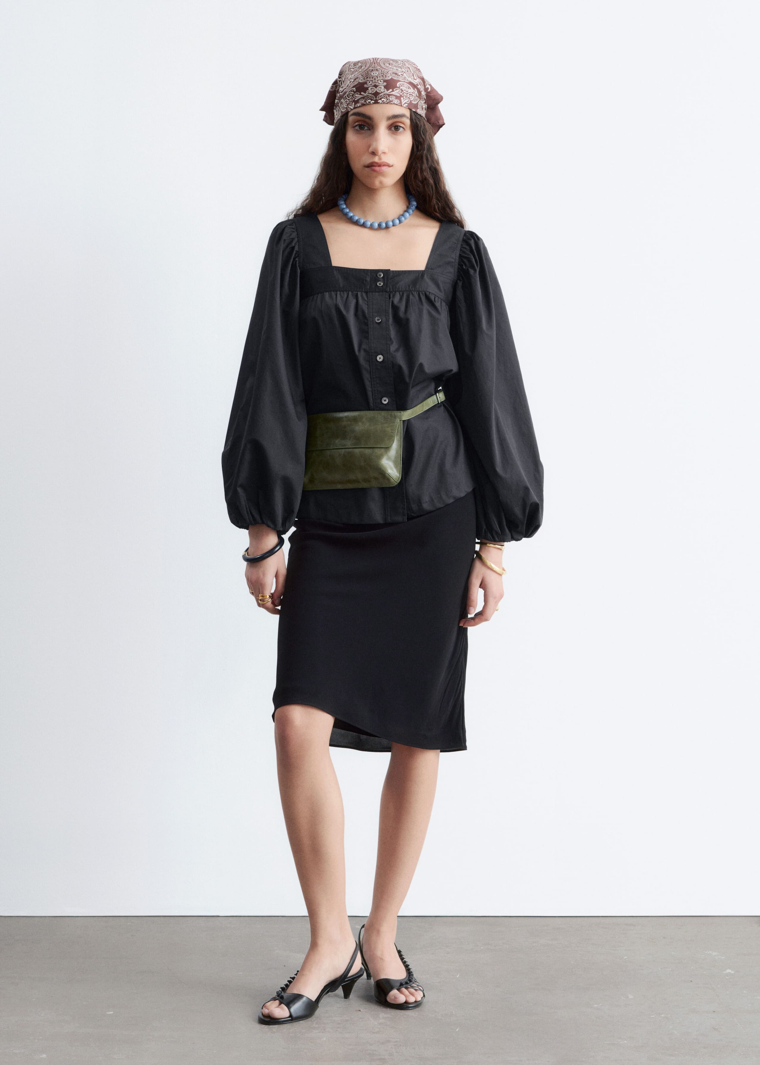 Bluse mit Karree-Ausschnitt - Schwarz - Lookbook