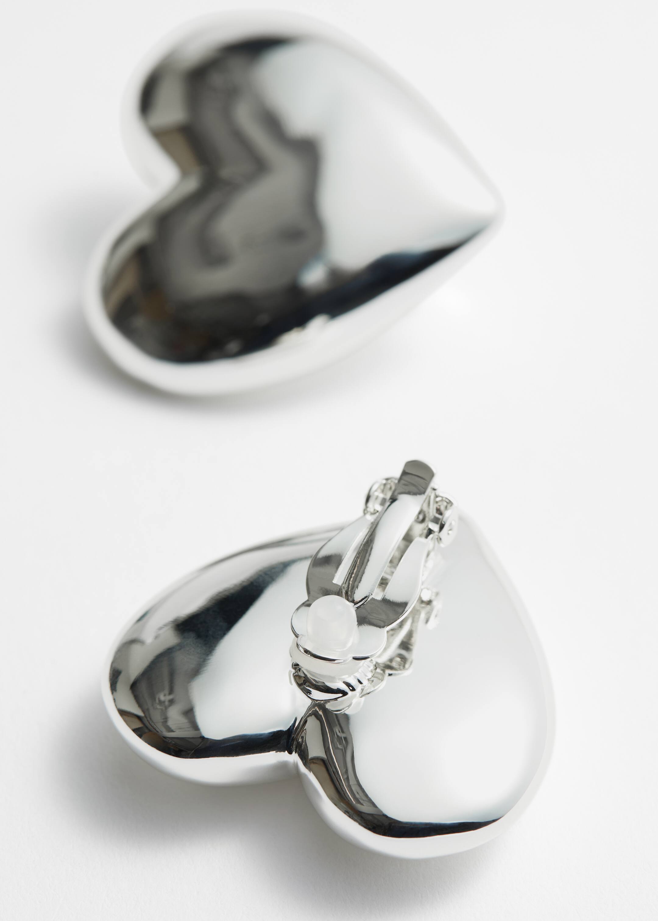 Visa större bild: Hjärtformade clipsörhängen - Silver - DAM | H&M SE 2