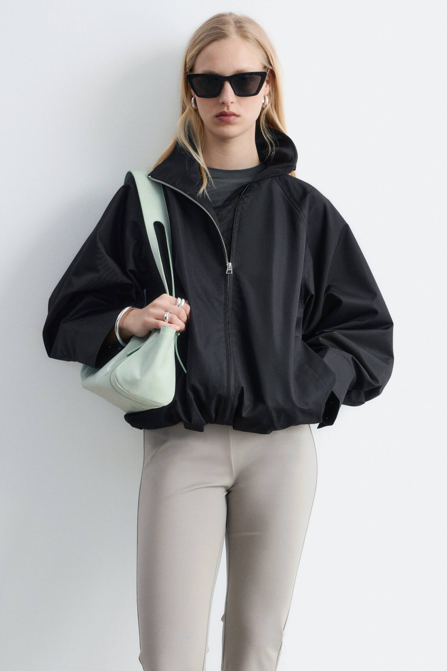 Zapinana na zamek kurtka z diagonalu - Czarny/Biały - 4