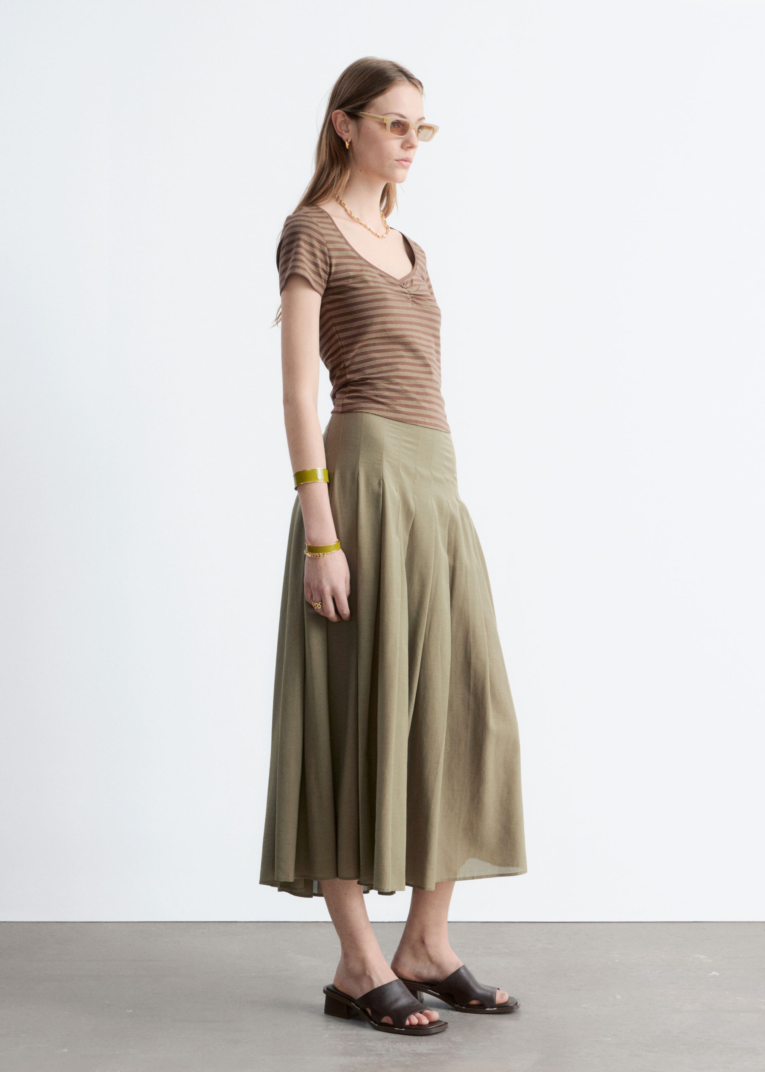 Image of Topp i trikå med rynkad byst