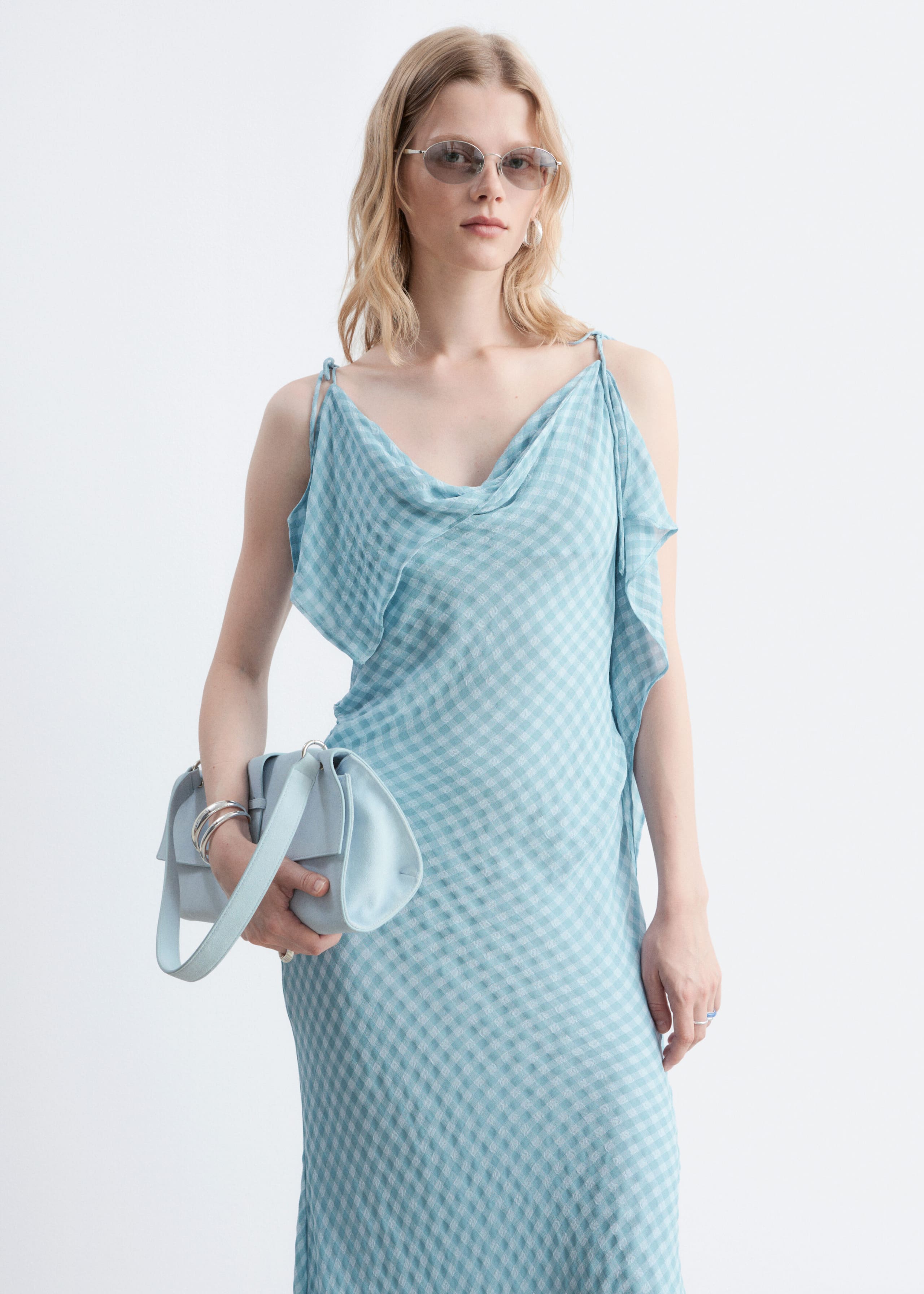Drapiertes Midikleid - Blau/Kariert - Lookbook