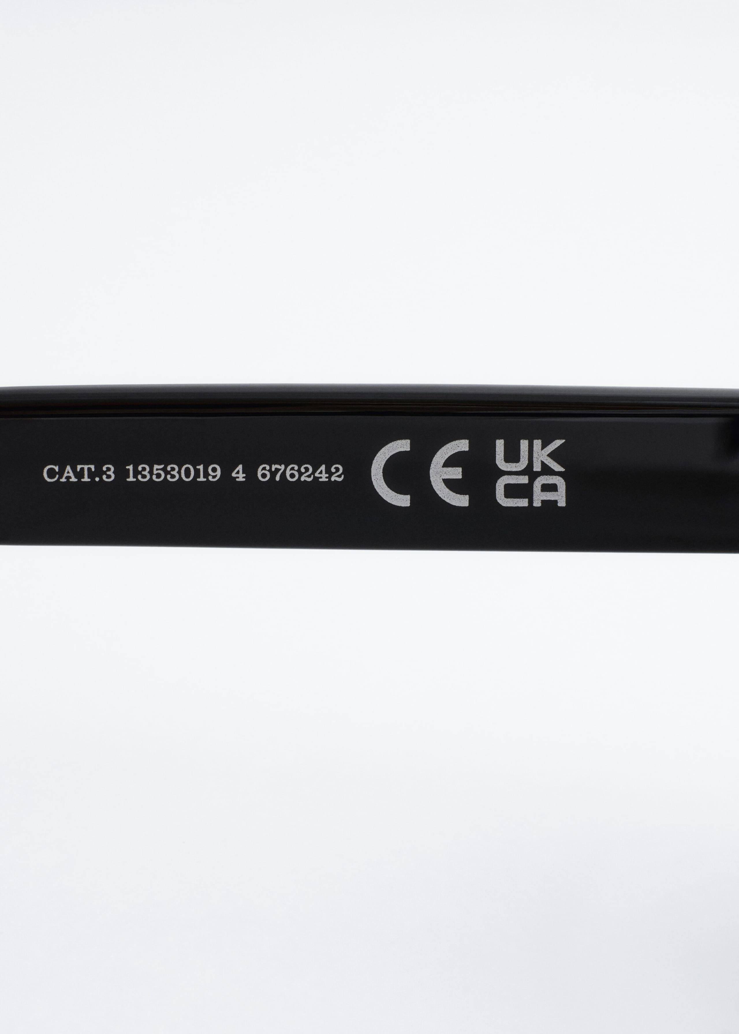 Oval Frame Sunglasses - {{variantName}} - Descriptive Detail