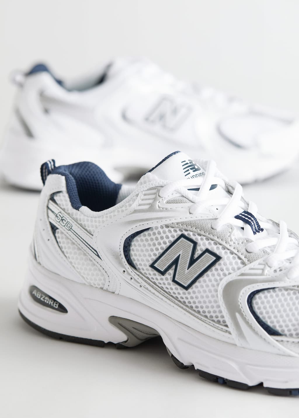 New Balance 530 Unisex Sneakers - {{variantName}} - Detalle descriptivo