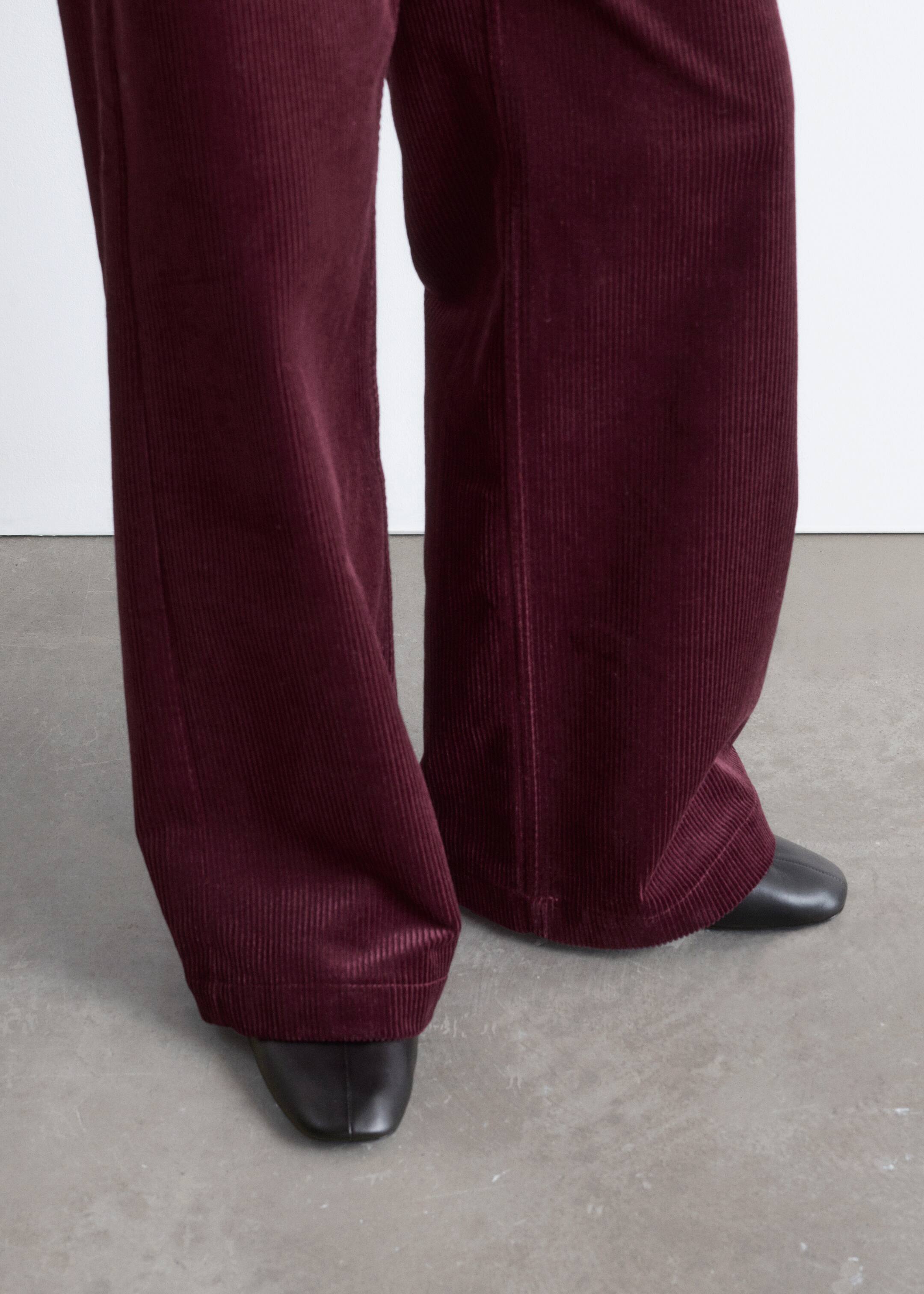 הצגת תמונה גדולה יותר: Wide-Leg Corduroy Trousers - Dark Red - Ladies | H&M IL 5