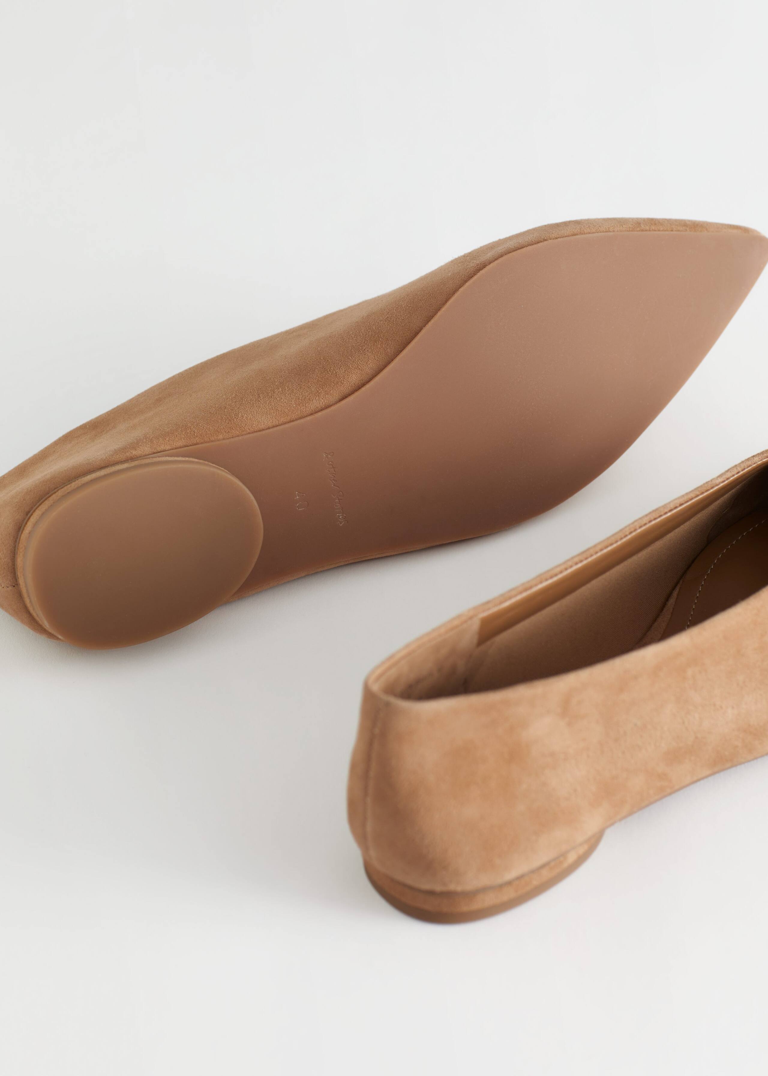 SuedePointedBallerina - {{variantName}} - Detalle descriptivo