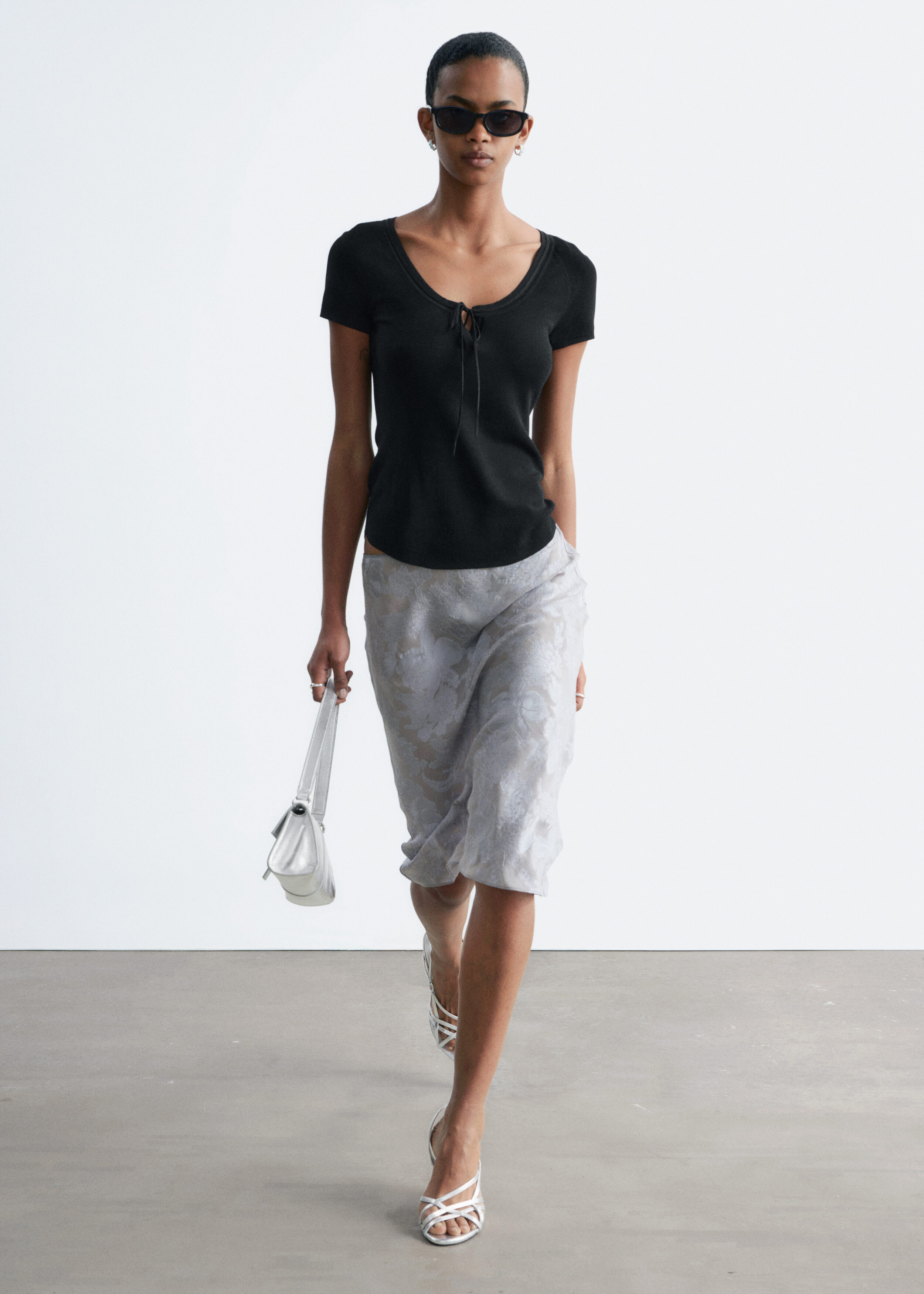 DIANTE TIE FRONT BARETOP グレー Tie-Front Top - Black - T-shirts - & Other Stories US