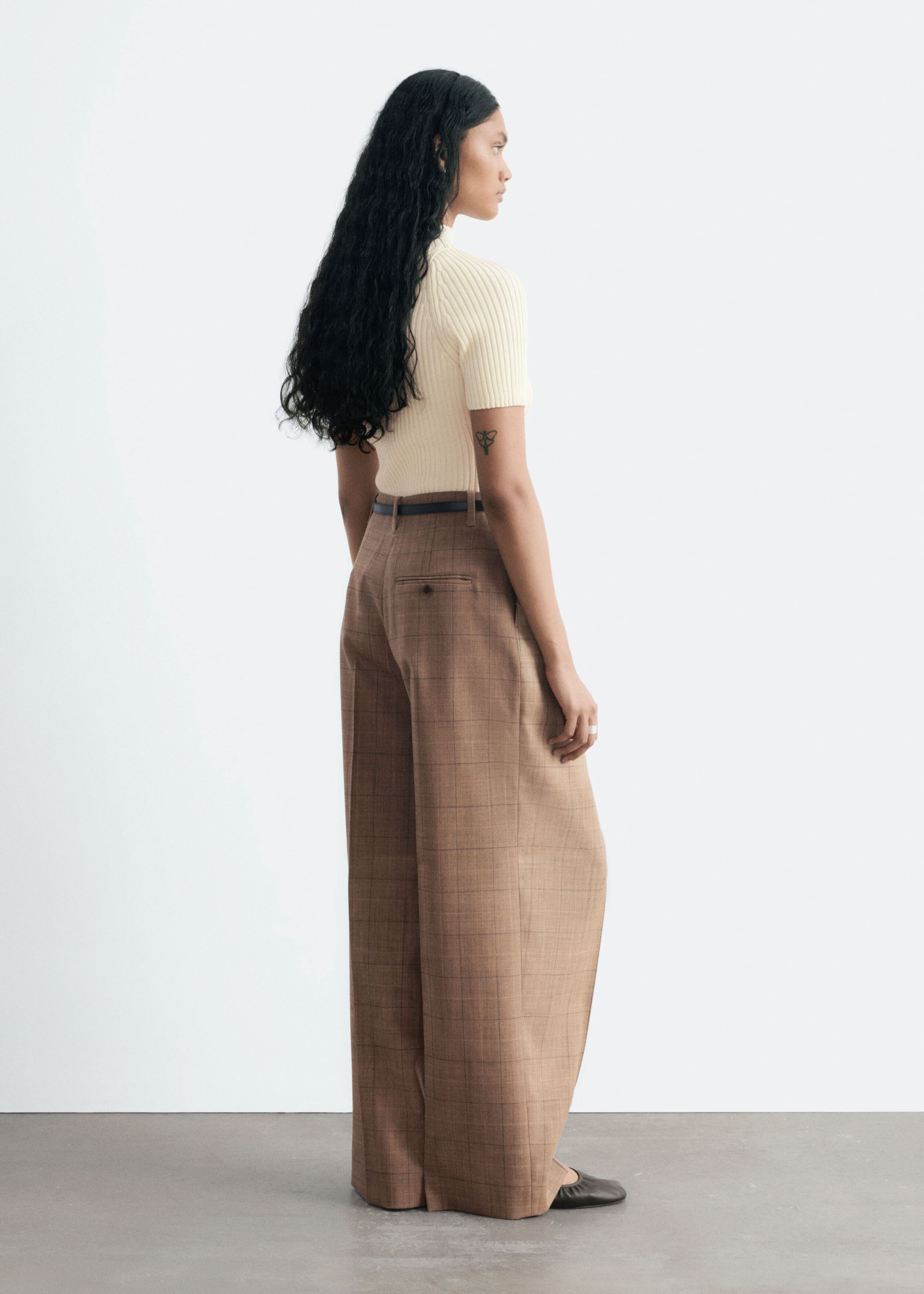 Spodnie z wełną z zakładkami – Dark Beige/Checked – Martwa natura