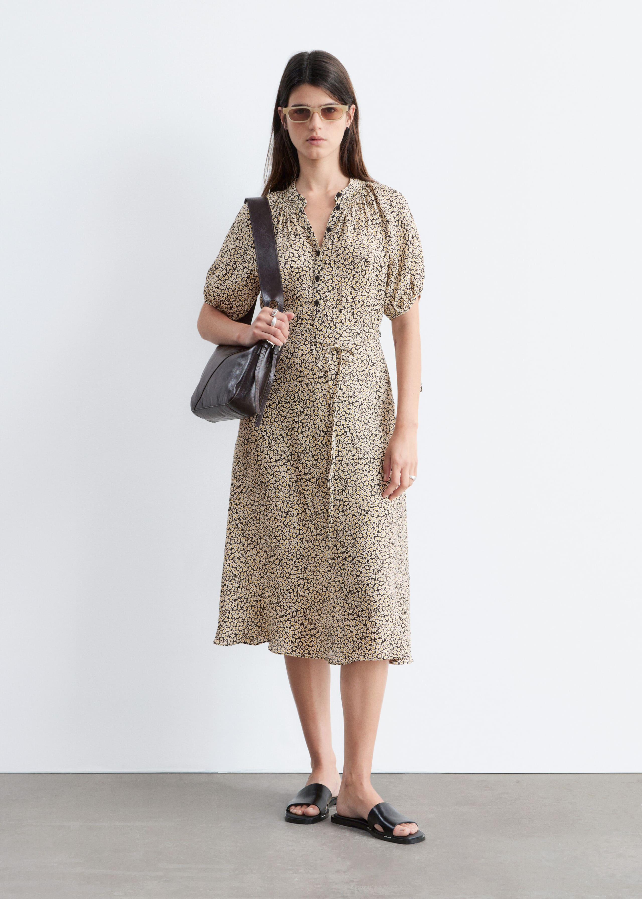 Sukienka midi z wiązaniem w talii – Niebieski/Kwiaty – Lookbook