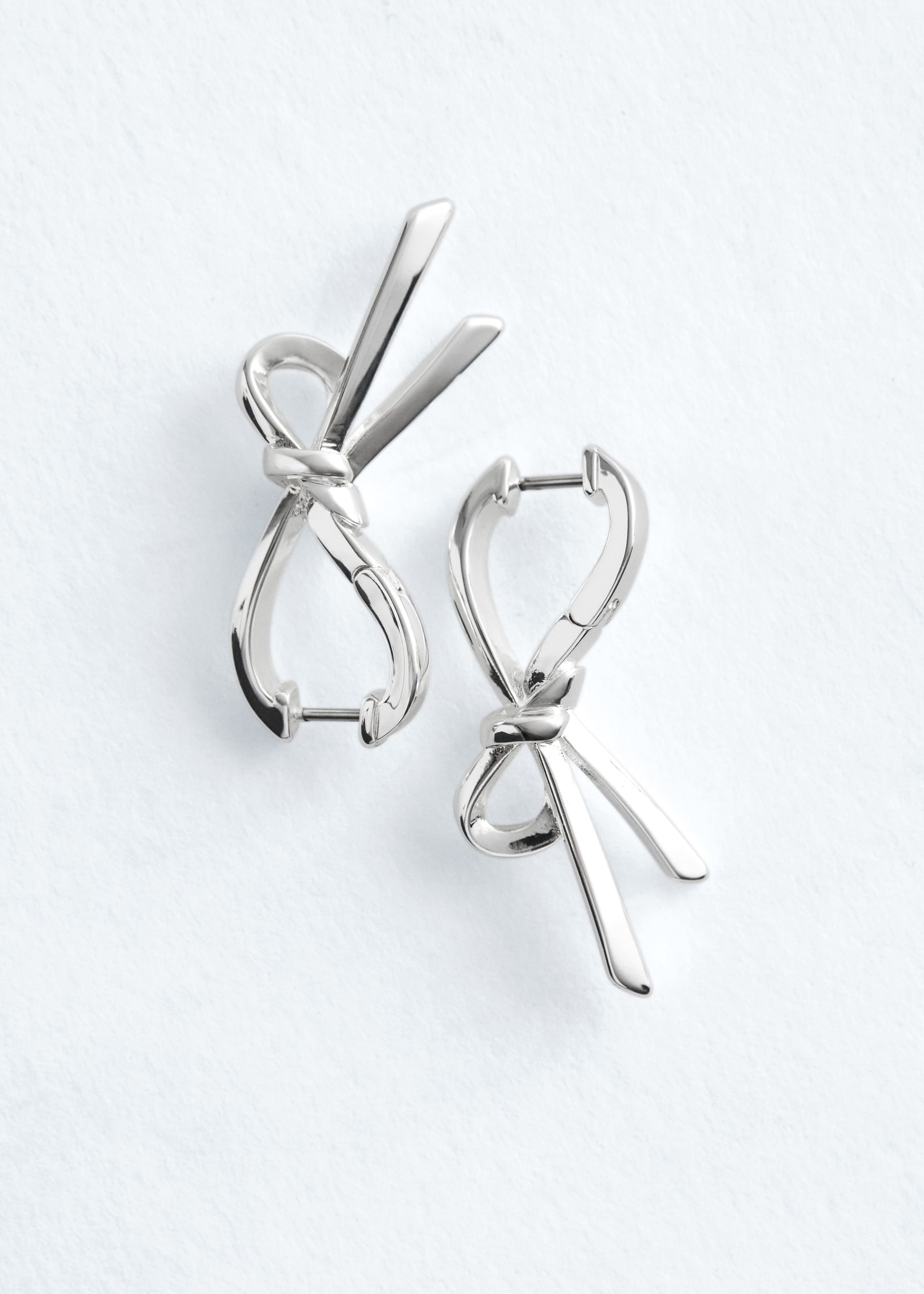 Knot Hoop Earrings - {{variantName}} - Descriptive Detail