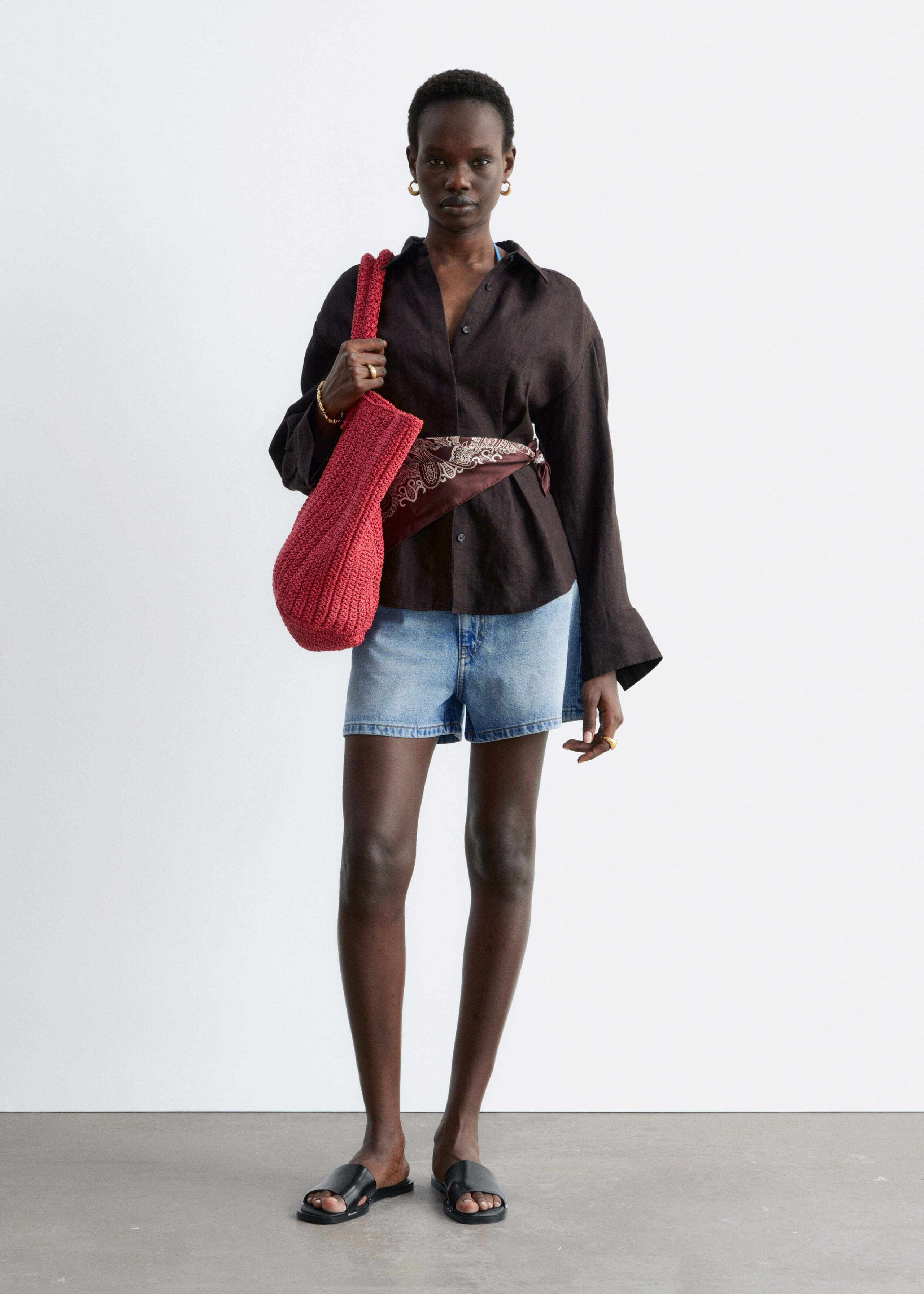 Leinenhemd mit Taille mit Falten - Hellbeige - Lookbook