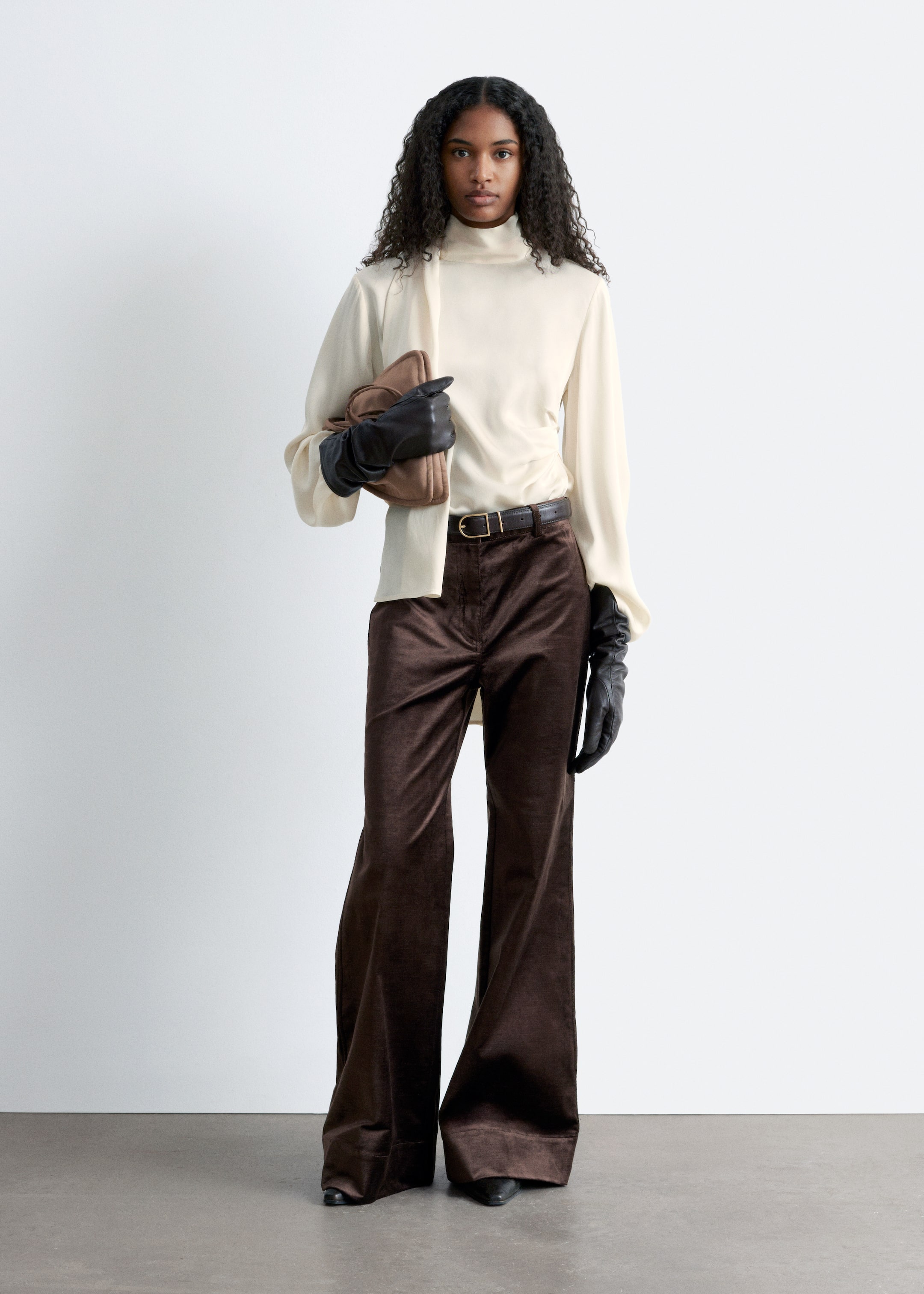 Grotere afbeelding bekijken: Fluwelen broek met wijd uitlopende pijpen - Donkerbruin - DAMES | H&M NL 1