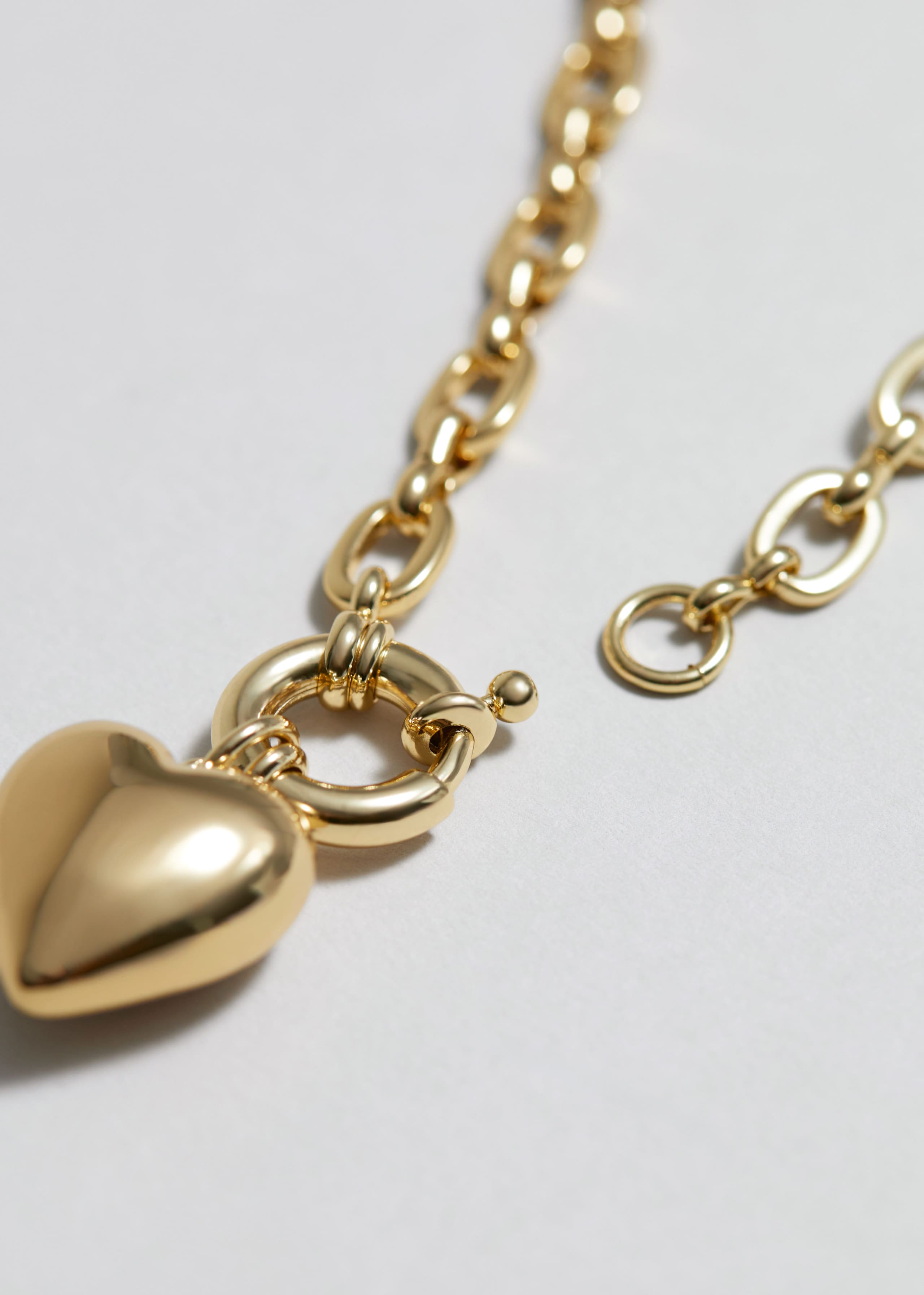 Collier avec pendentif cœur - {{variantName}} - Descriptive Detail