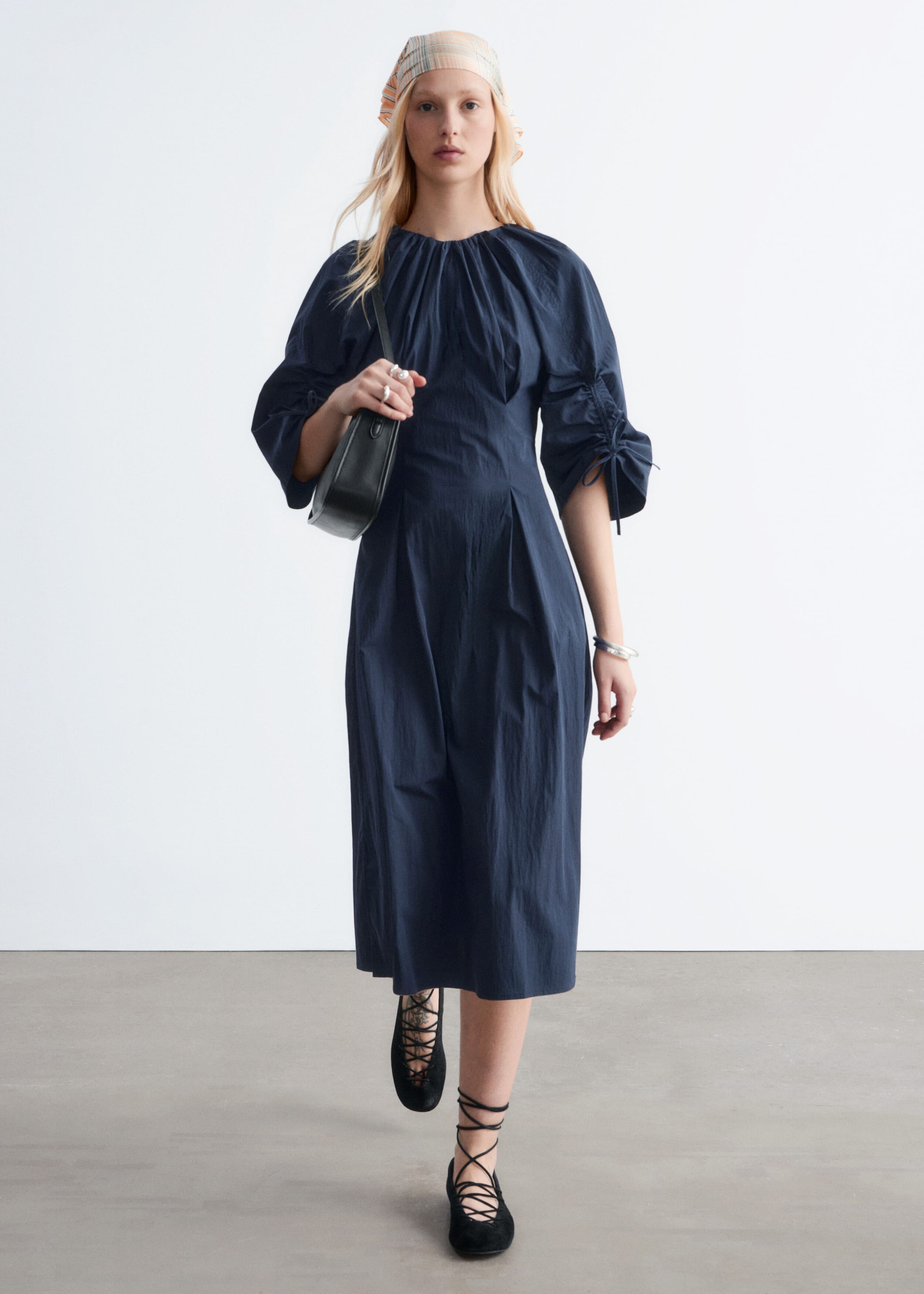 Image of Abito midi scultoreo con coulisse