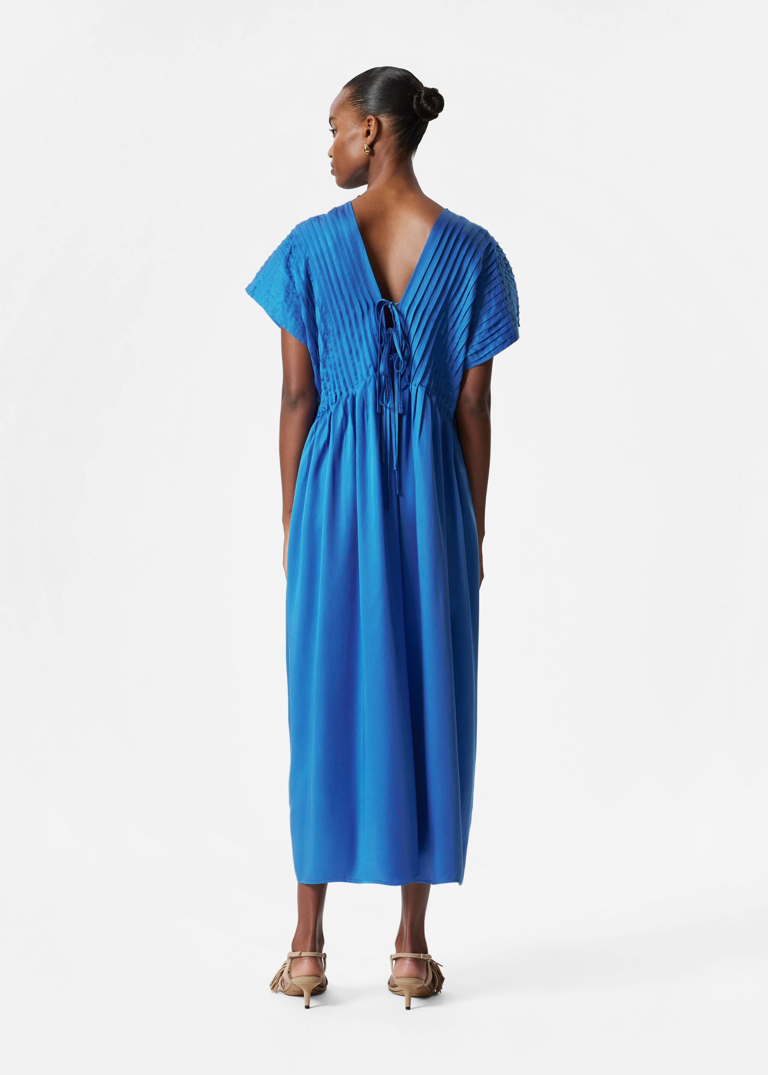 Midikleid mit Falten - Cremefarben - Lookbook