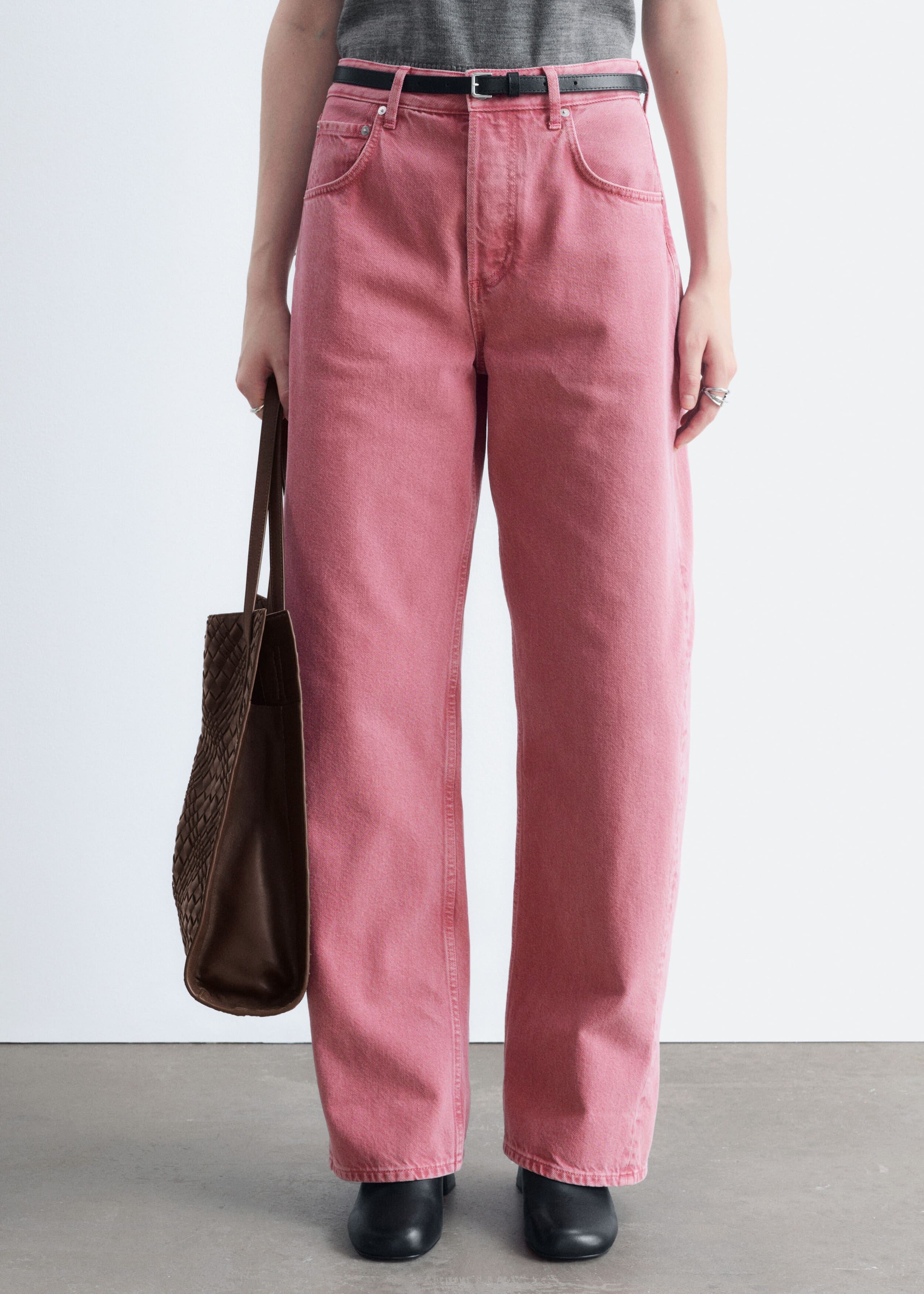 Barrel-Leg Jeans - Light Blue - Lookbook