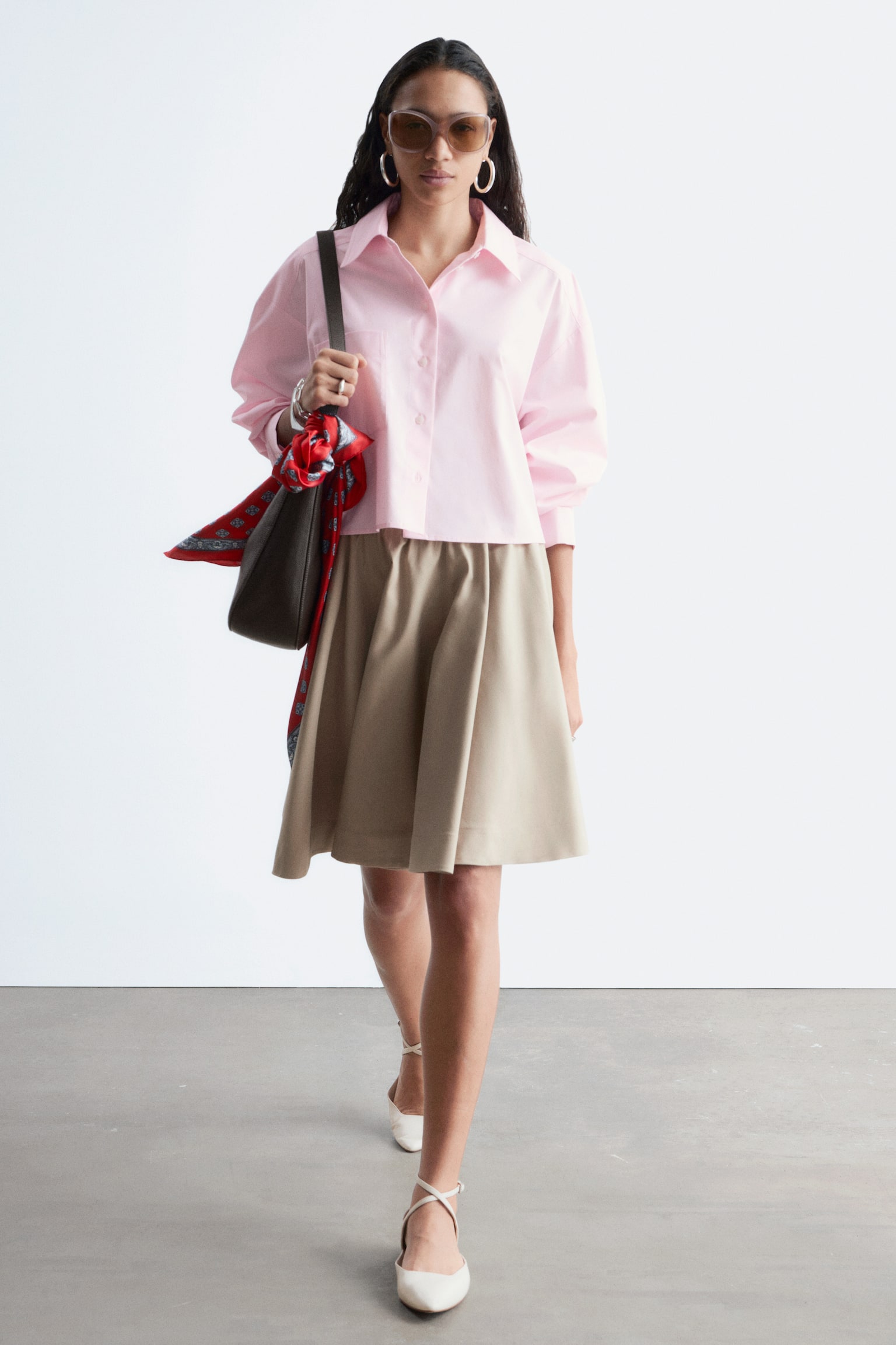 Chemise courte oversize en coton - Rose pastel/Noir/Beige/Rayures bleues/Blanc - 3