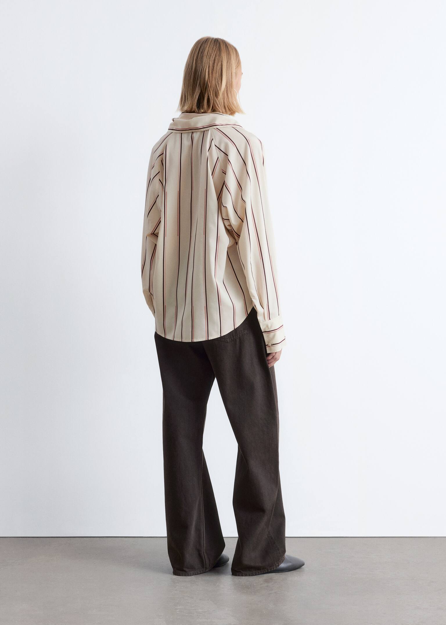 Skjorte med tørklæde - Beige striber/Mørkerød - 8