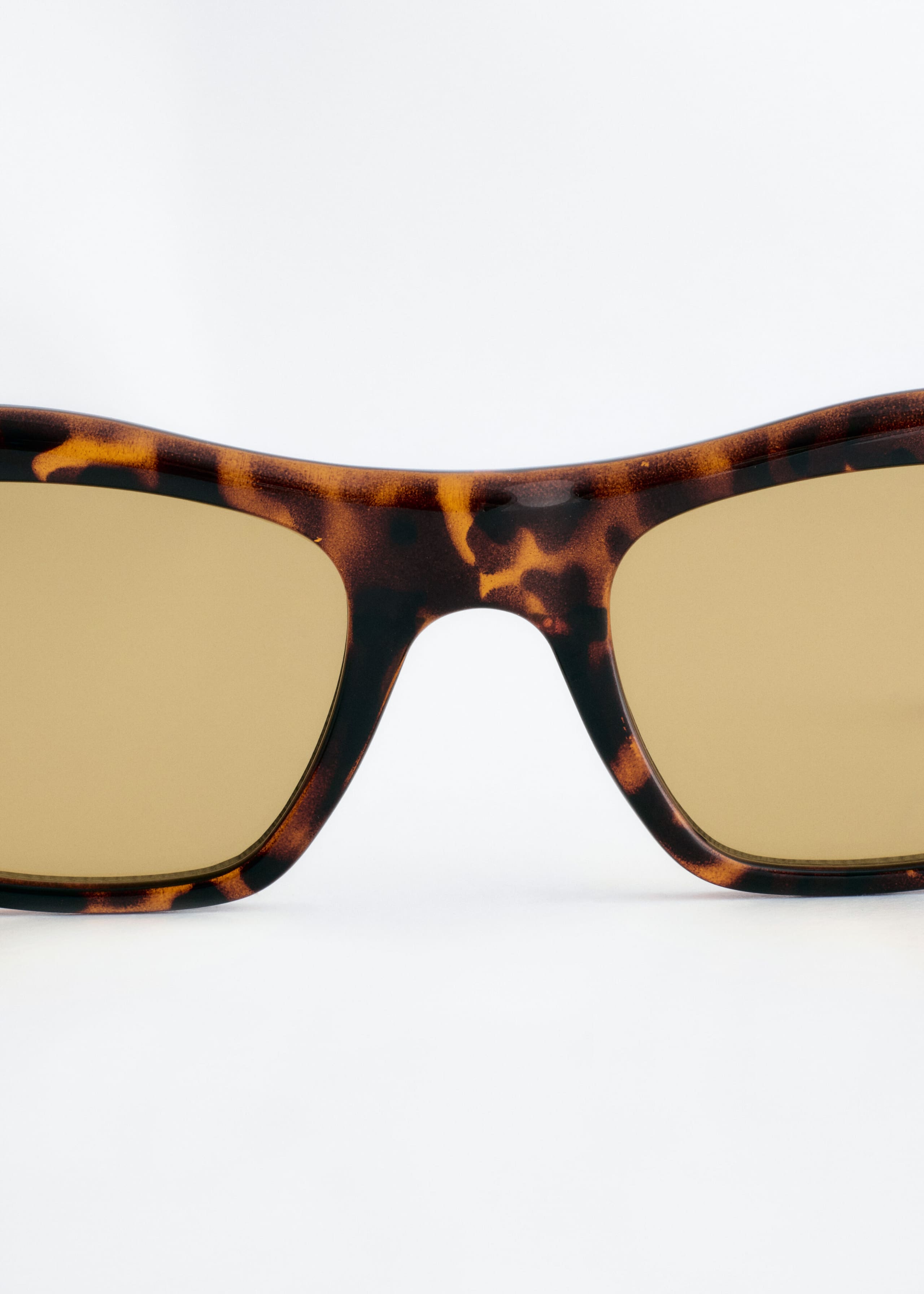 Chunky Rectangle Sunglasses - {{variantName}} - Descriptive Detail