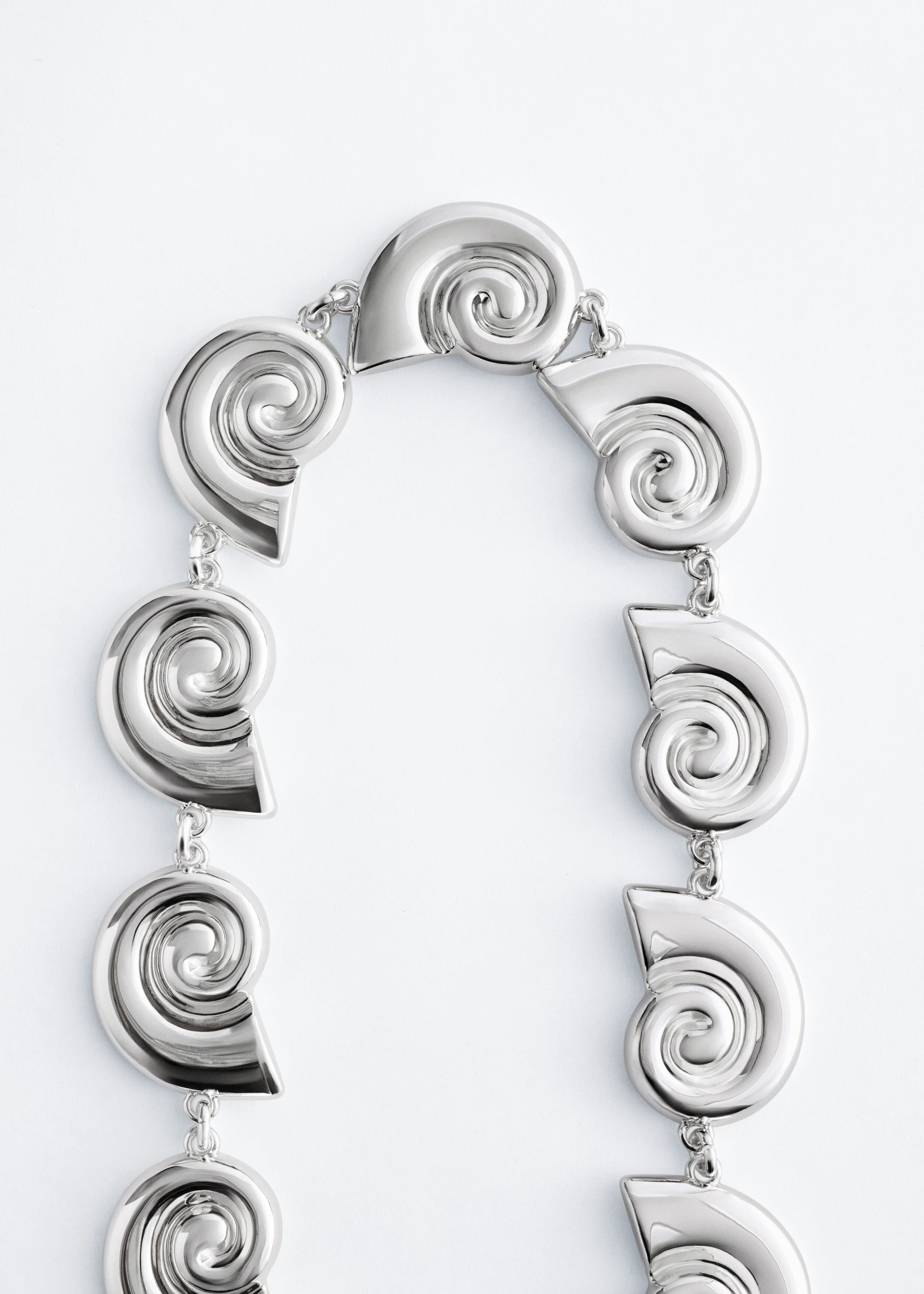 Shell Necklace - {{variantName}} - Descriptive Detail