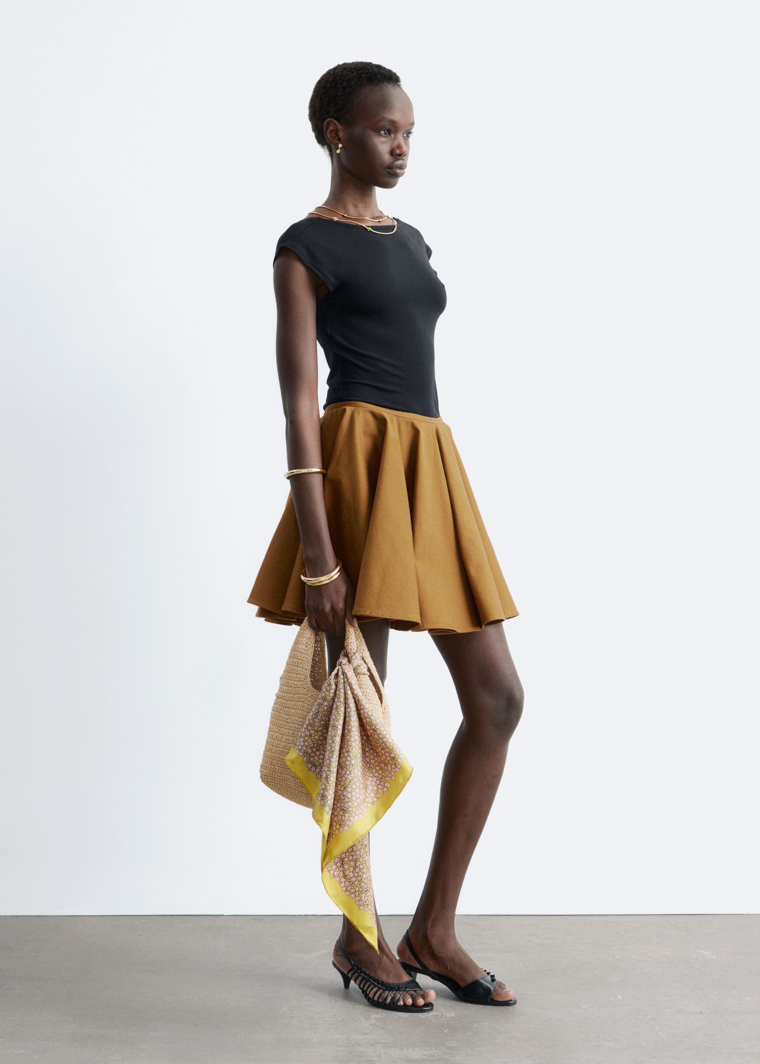 Fitted Open-Back T-Shirt - Butter Yellow - Lookbook