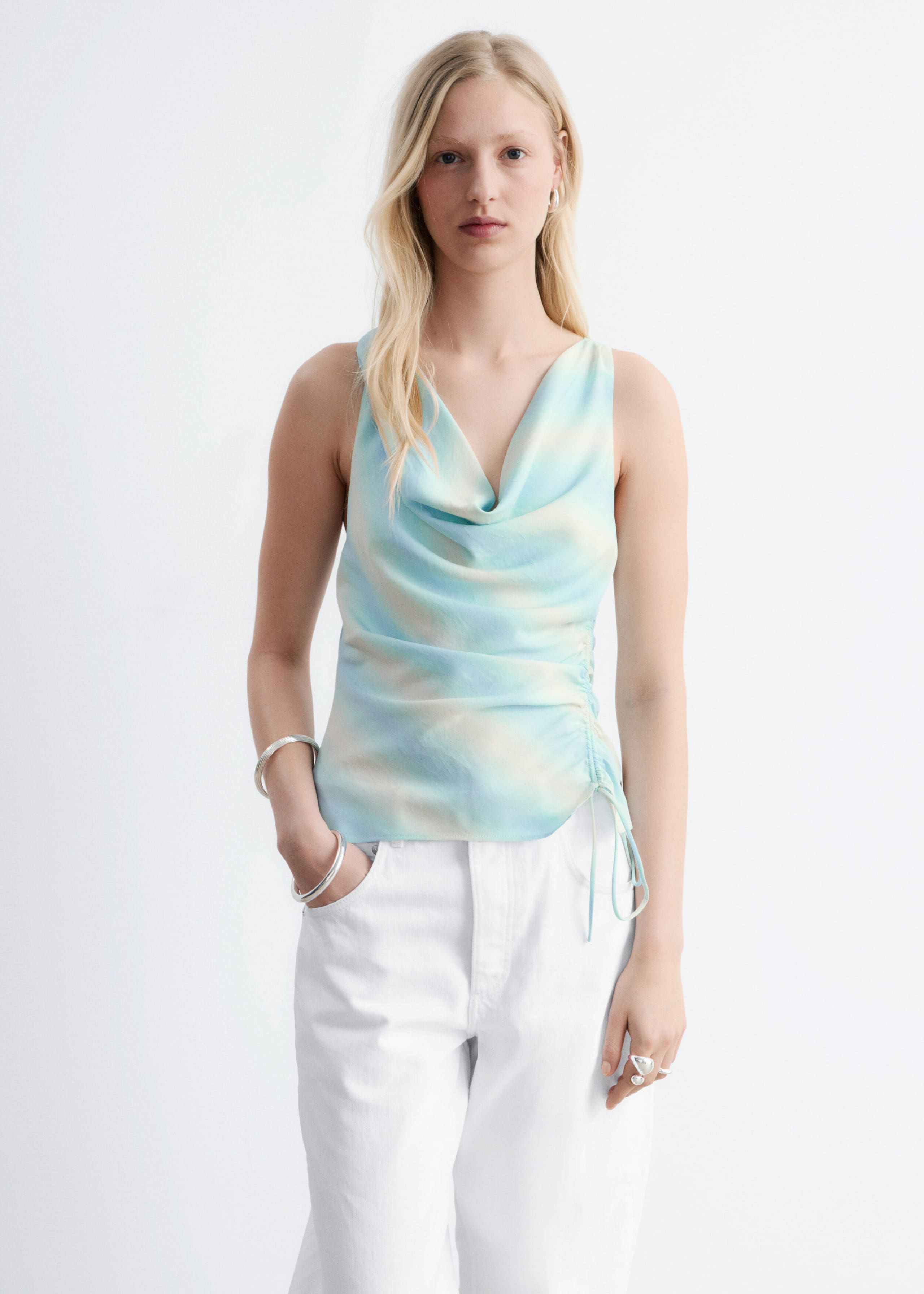 Image of Wzorzysty jedwabny top z wiązaniem