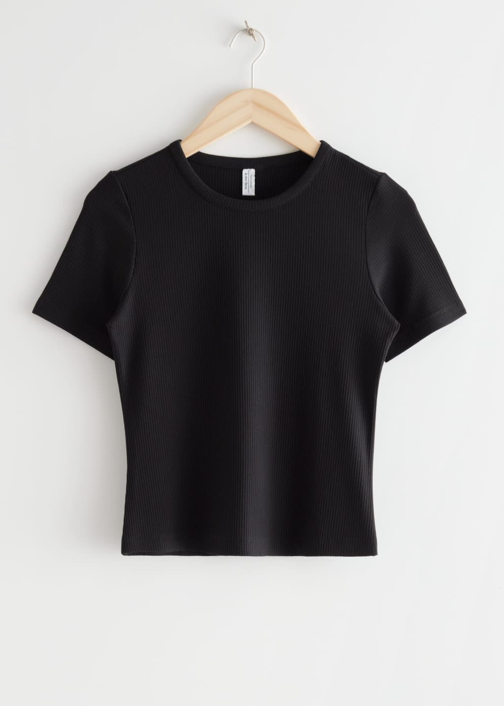 Cropped Fitted TShirt - Black - Bodegón