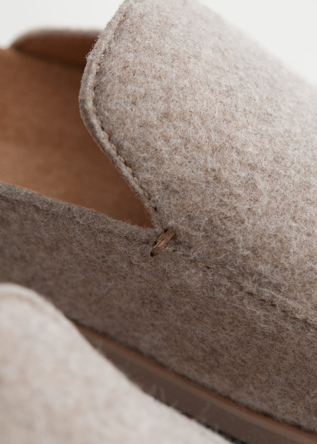 Chunky Loafers - {{variantName}} - Beschreibendes Detail