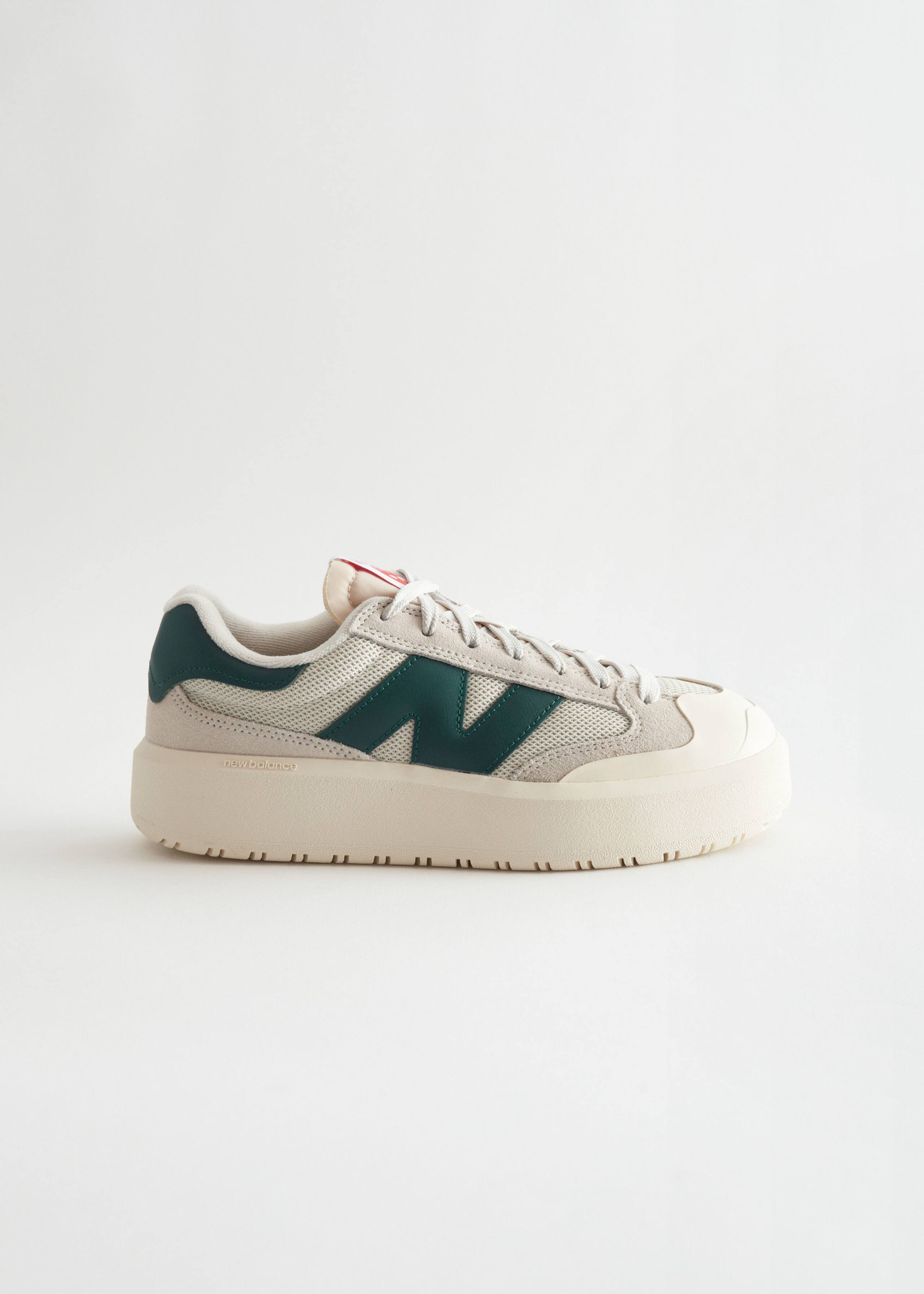 New Balance 725 Sneakers - Dark green/Cream - Still Life