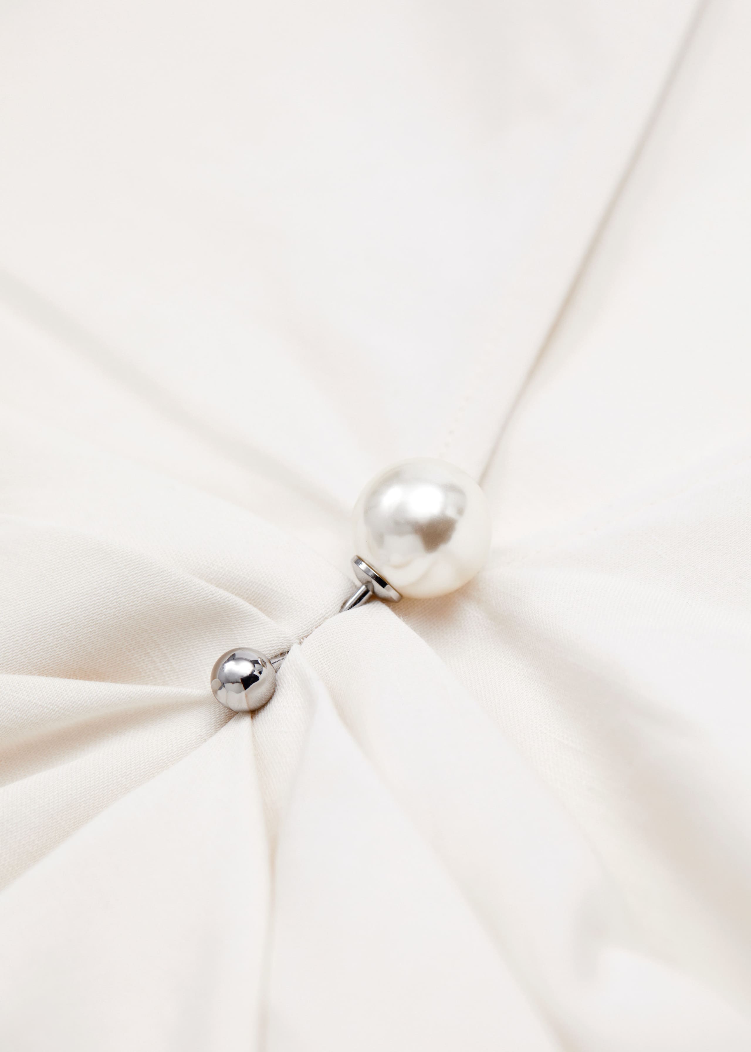 Kleid mit strukturierten Ärmeln - {{variantName}} - Beschreibendes Detail