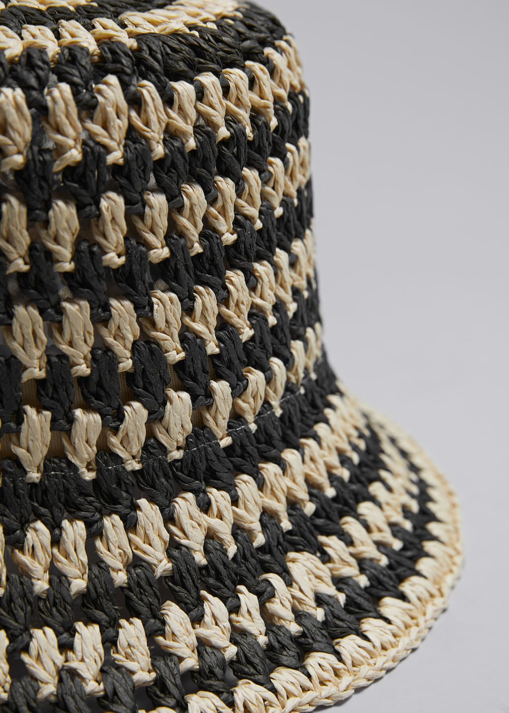 Gorro de paja de ganchillo - {{variantName}} - Detalle descriptivo