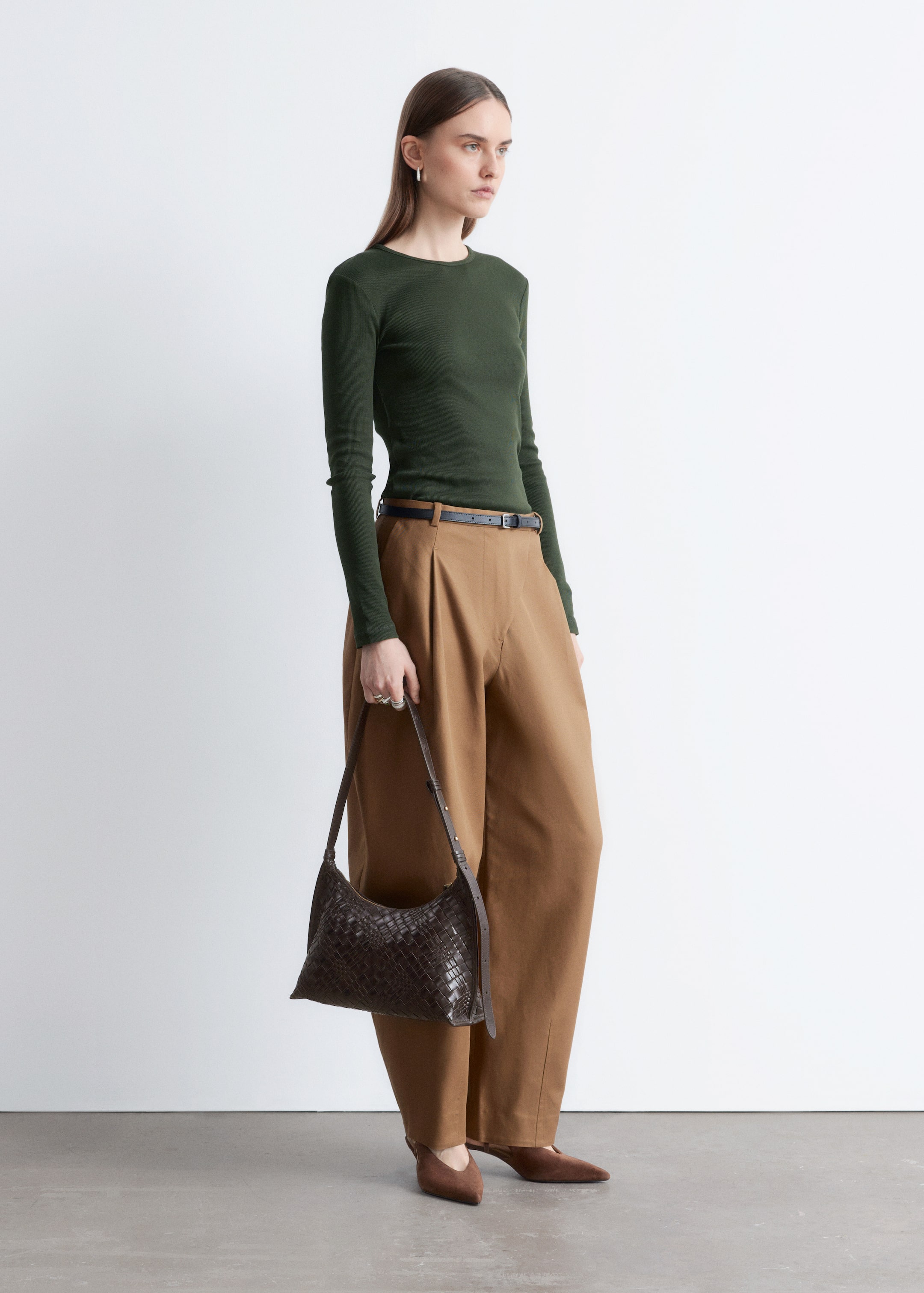 Vis større bilde: Klassiske slingbackpumps i lær - Brun - DAME | H&M NO 2