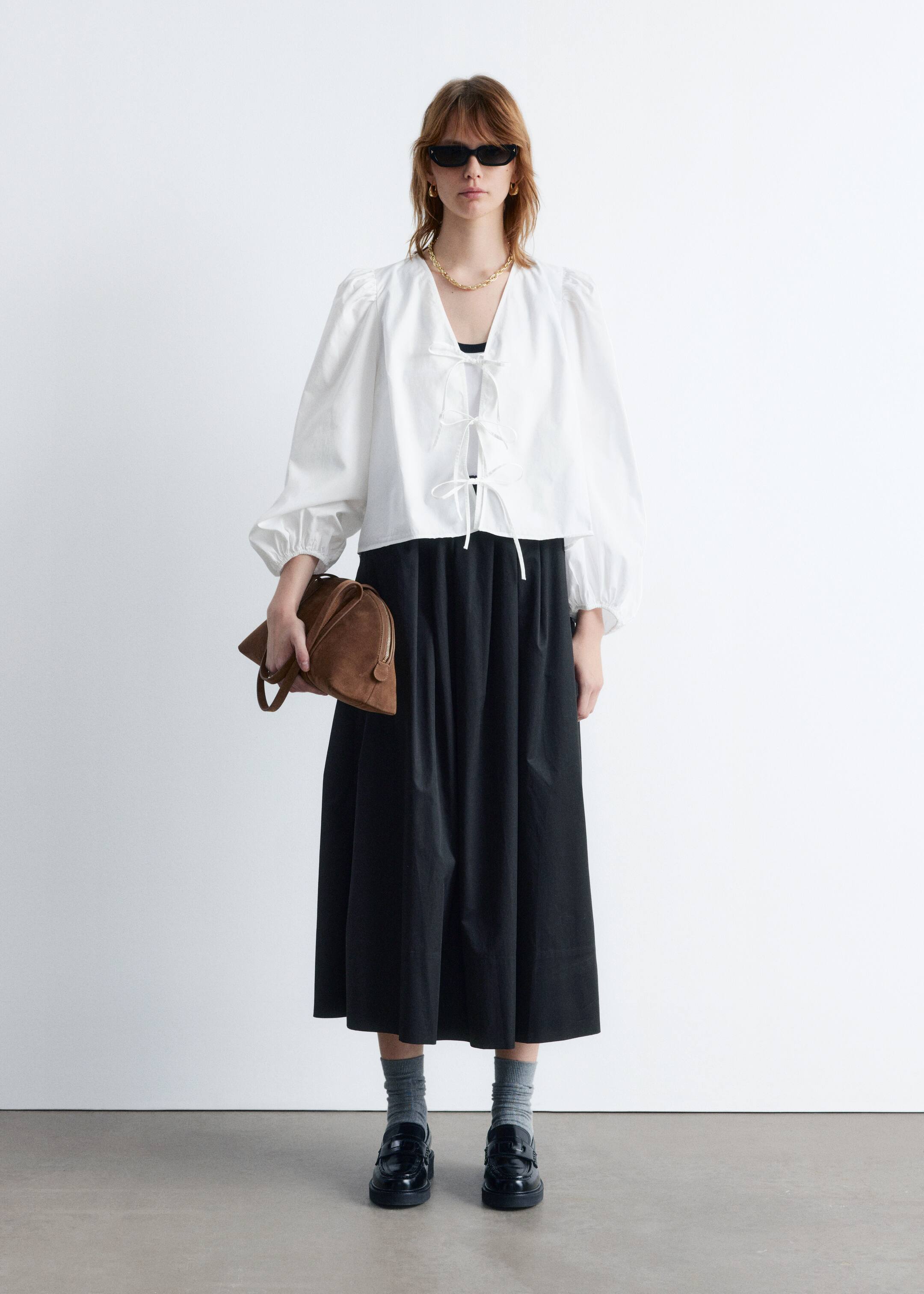 Zobraziť väčší obrázok: Blúzka so zaväzovaním vpredu - Biela - ŽENY | H&M SK 4