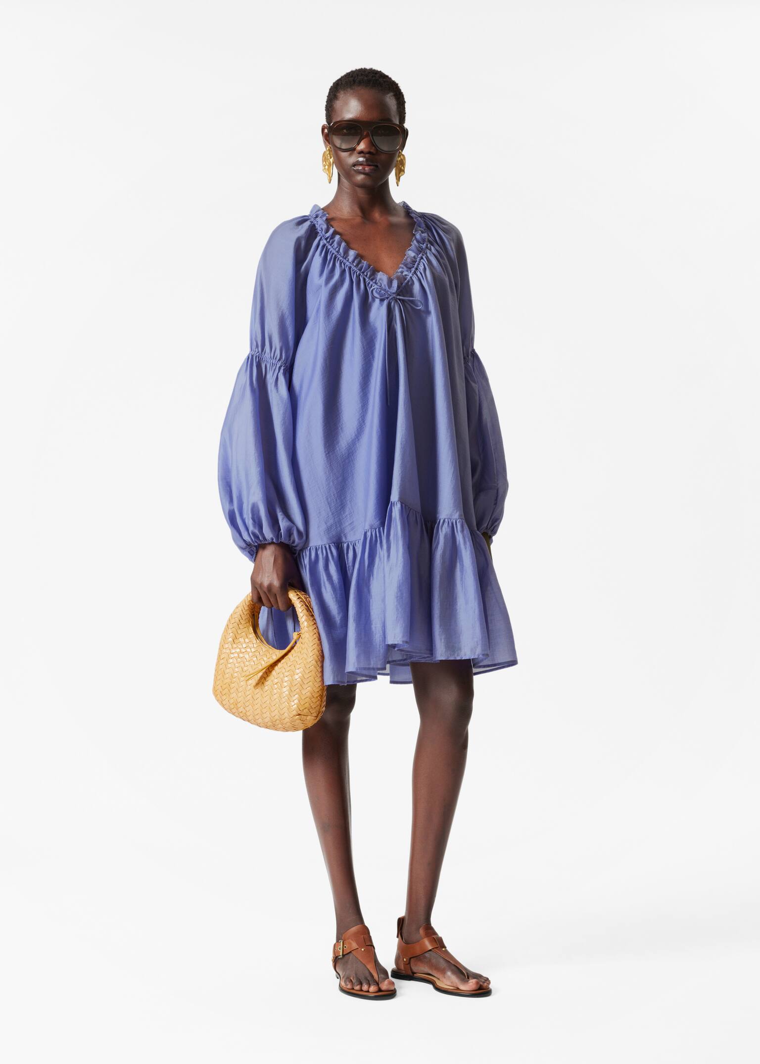 Robe courte à volants - Bleu/Motif fleuri beige/rose