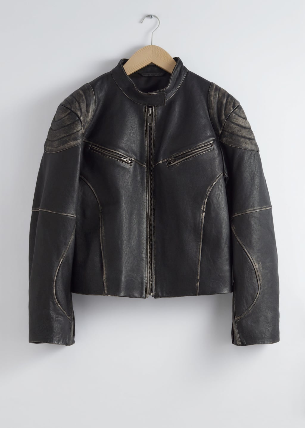 Veste en cuir surpiquée